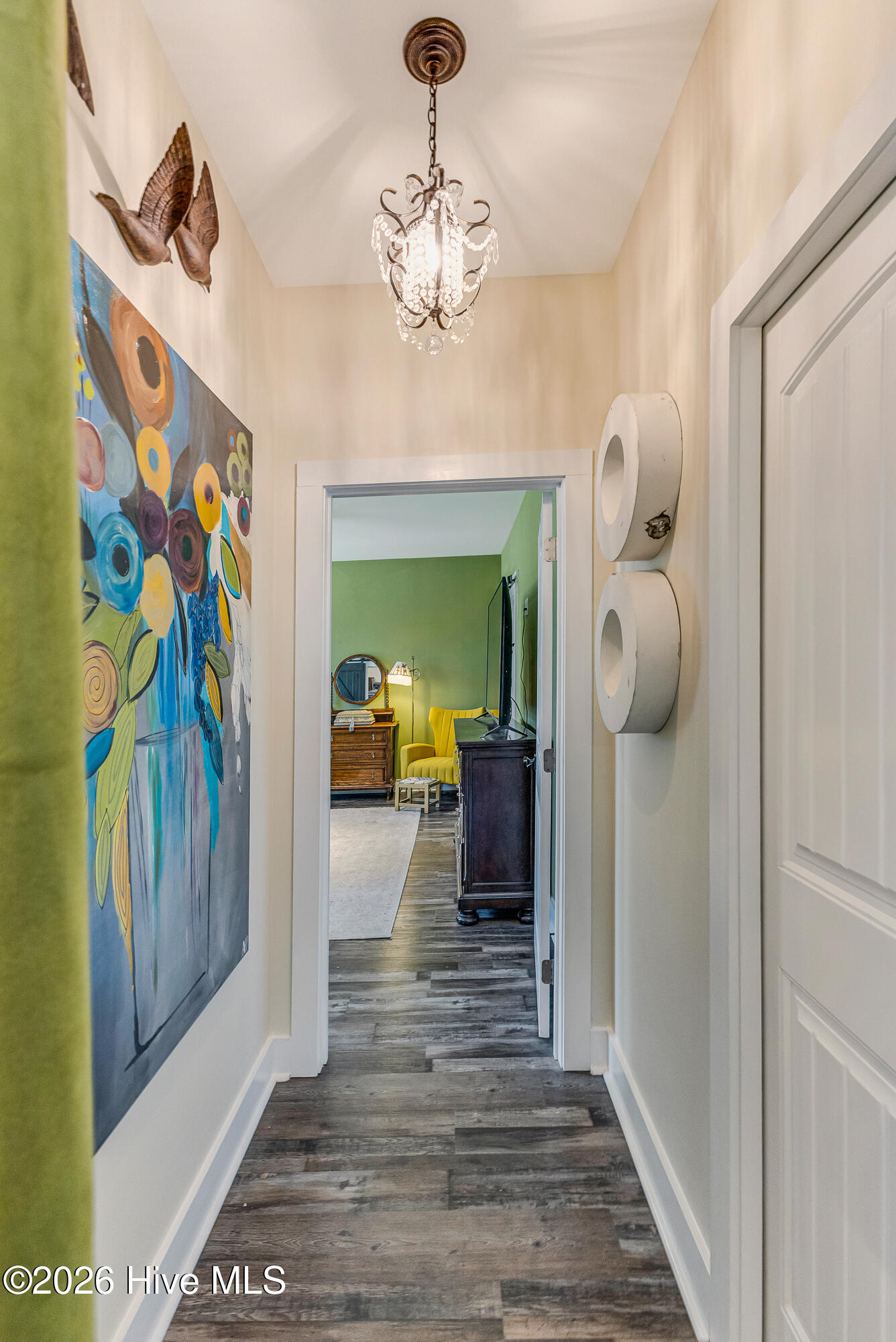 100563377 | Photo 24