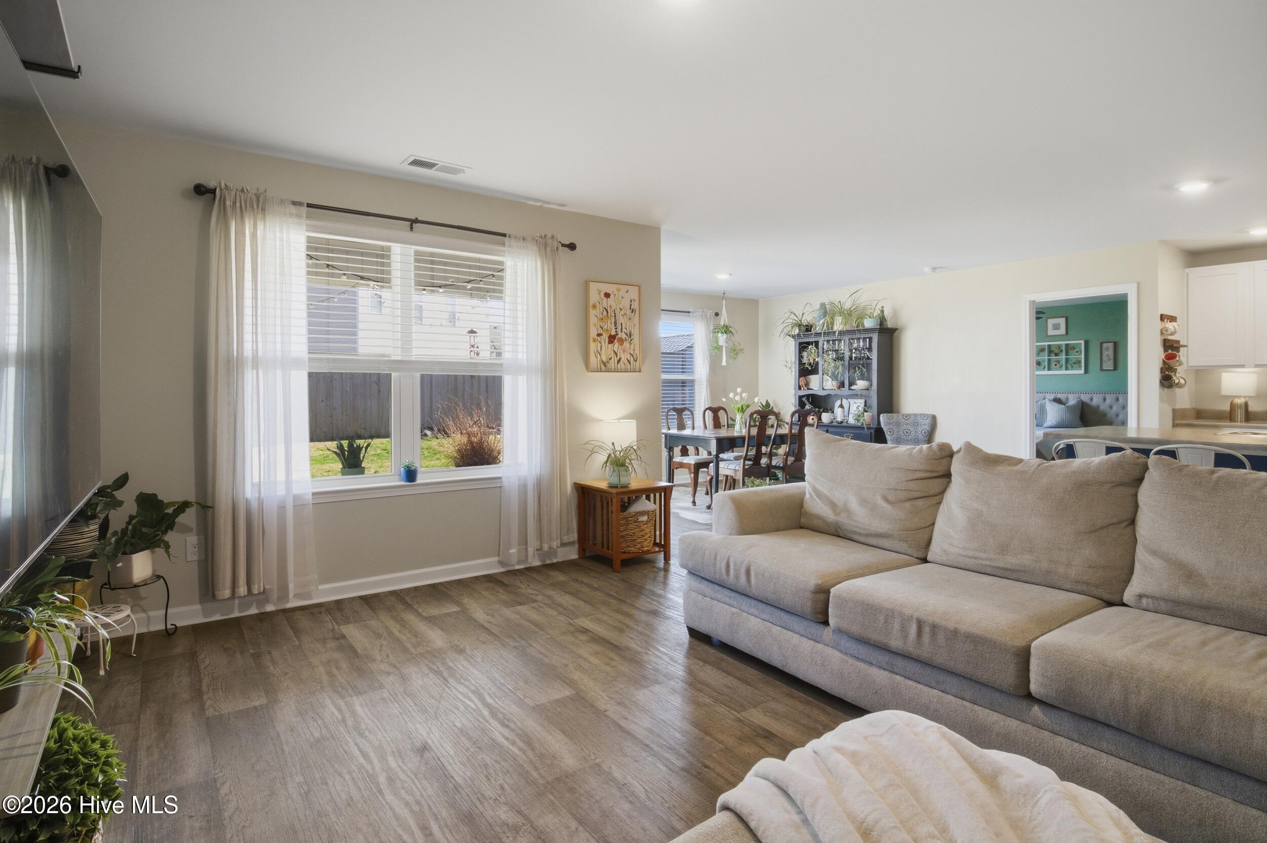 100556501 | Photo 20