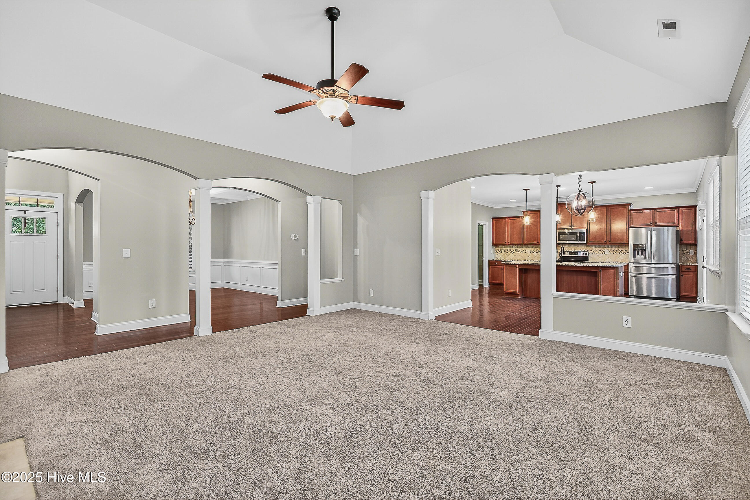 100534677 | Photo 17