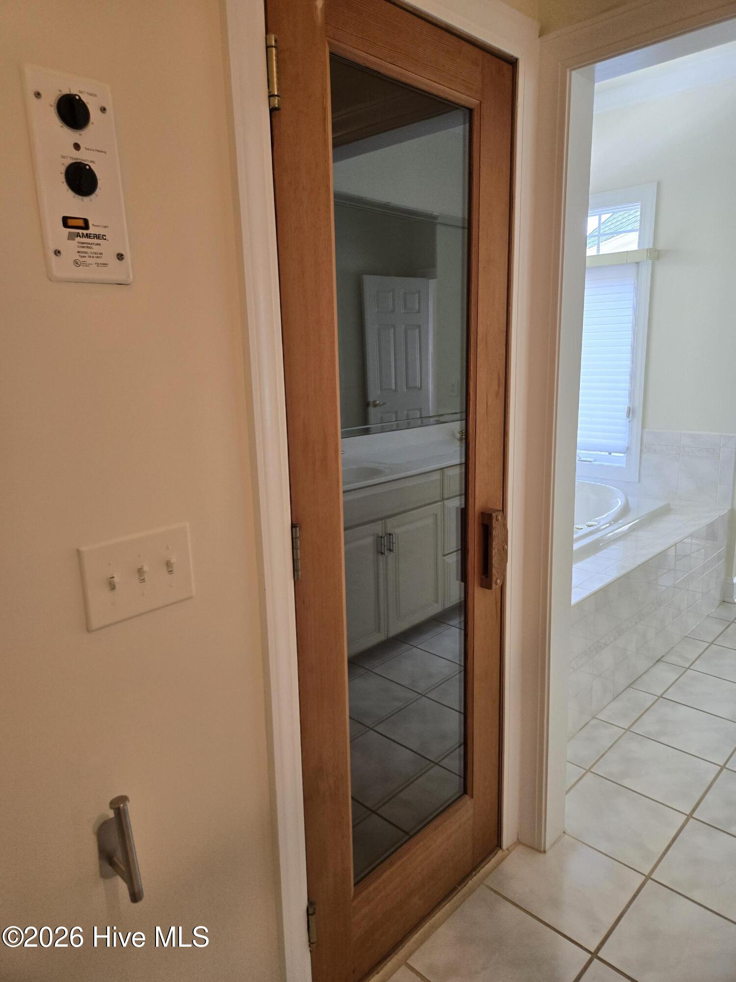 100545211 | Photo 41