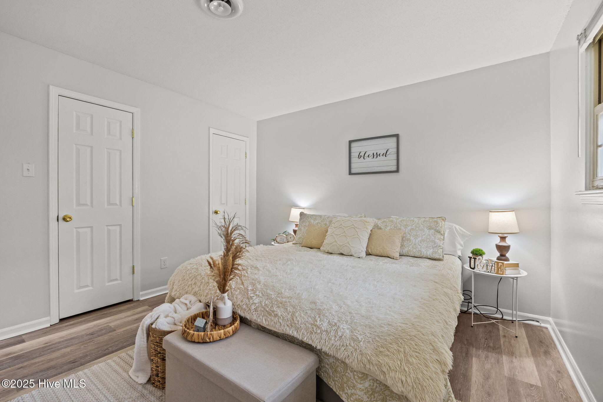 100538869 | Photo 17