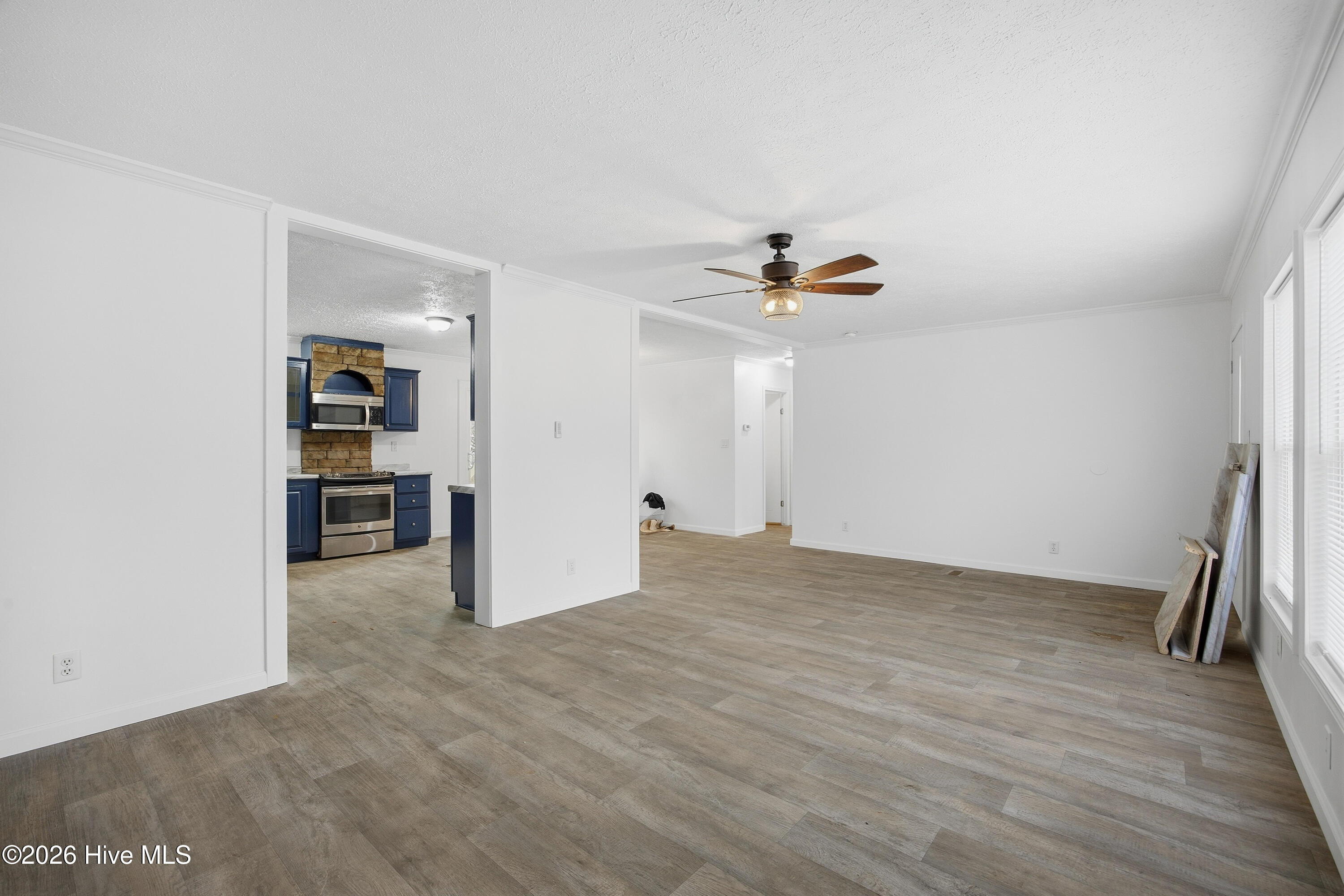 100551858 | Photo 26