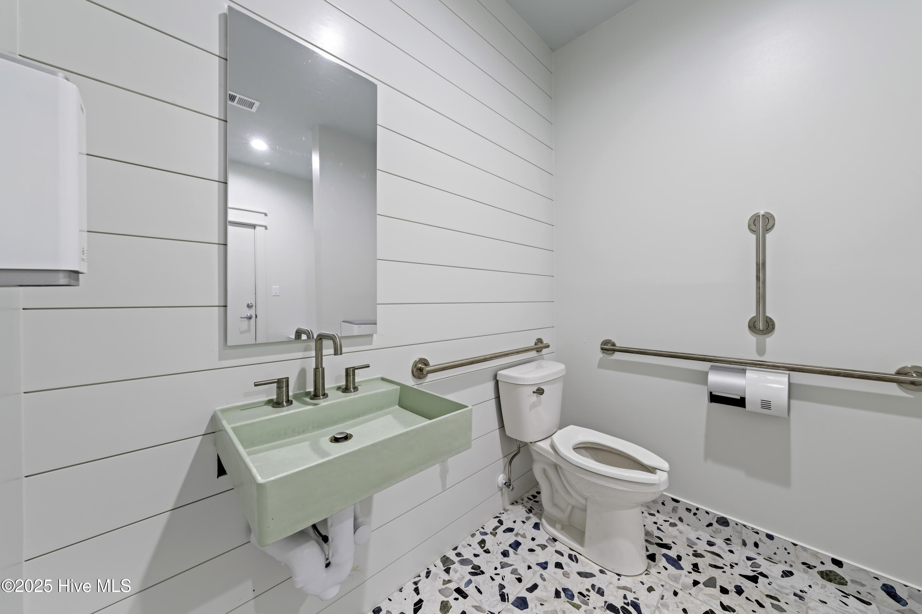 Homes for sale in Carolina Beach, NC | 906 Second St S #1, Carolina Beach, NC 28428 | MLS# 100489712