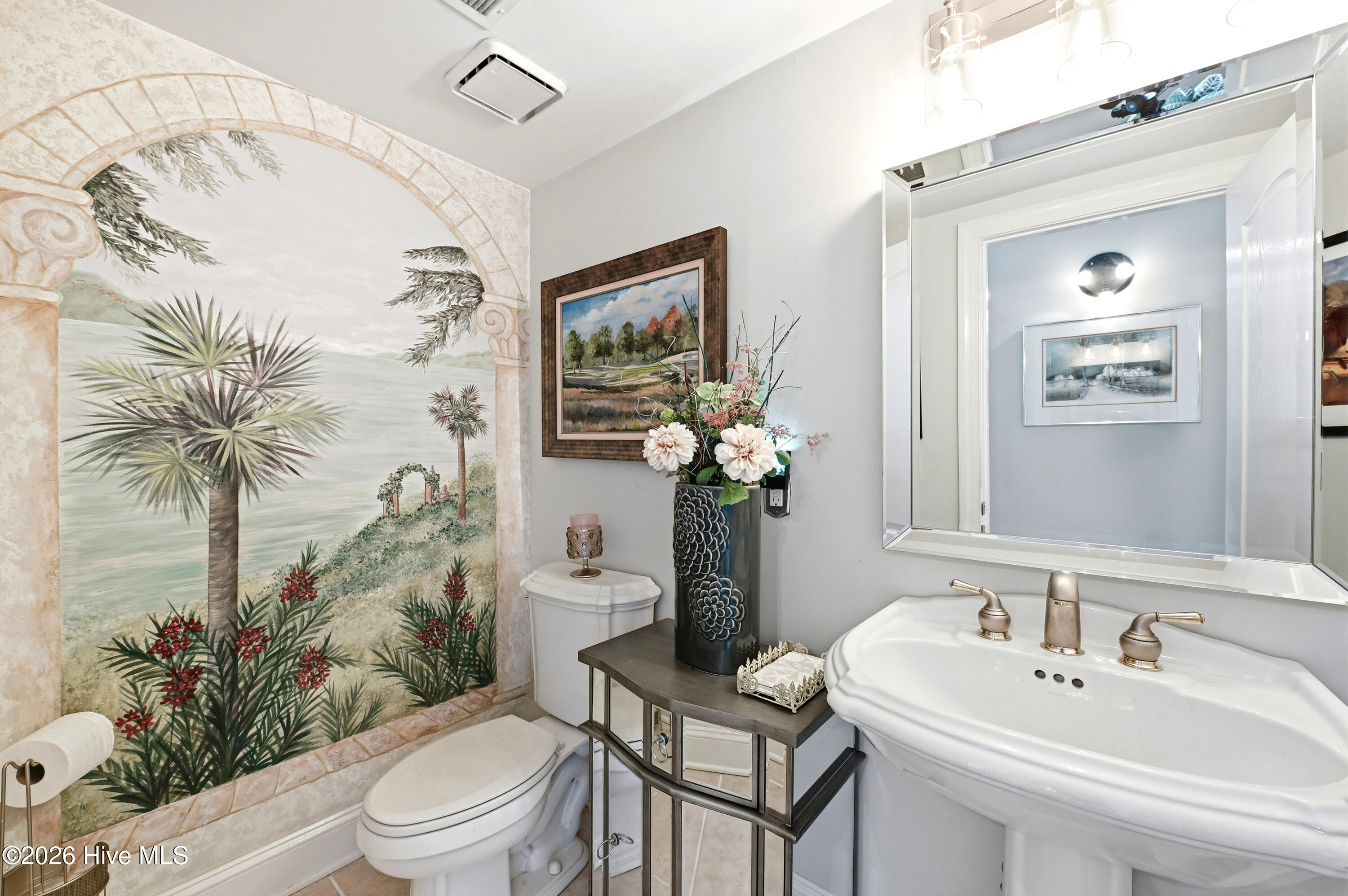 100567999 | Photo 26