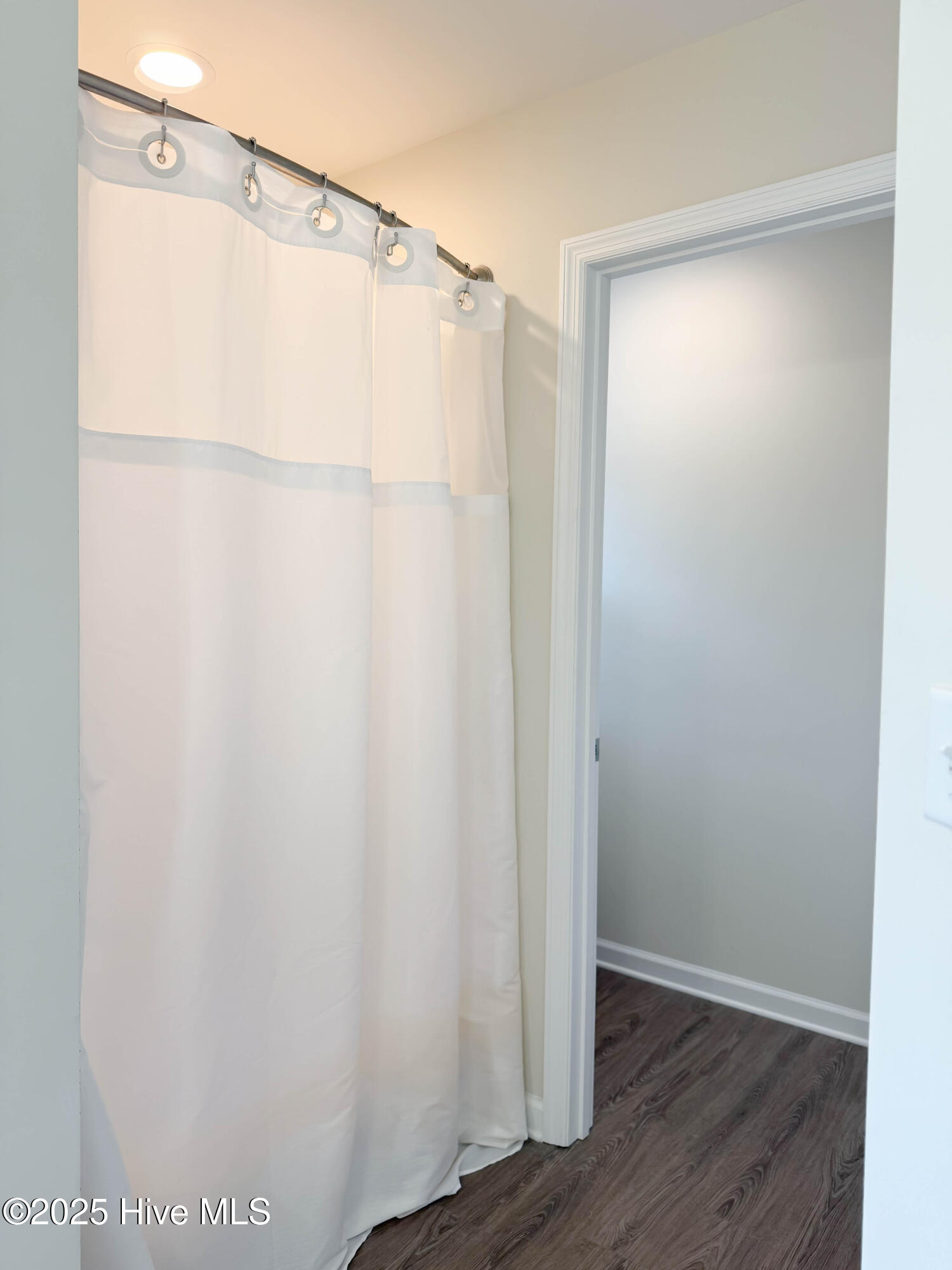 100536408 | Photo 36