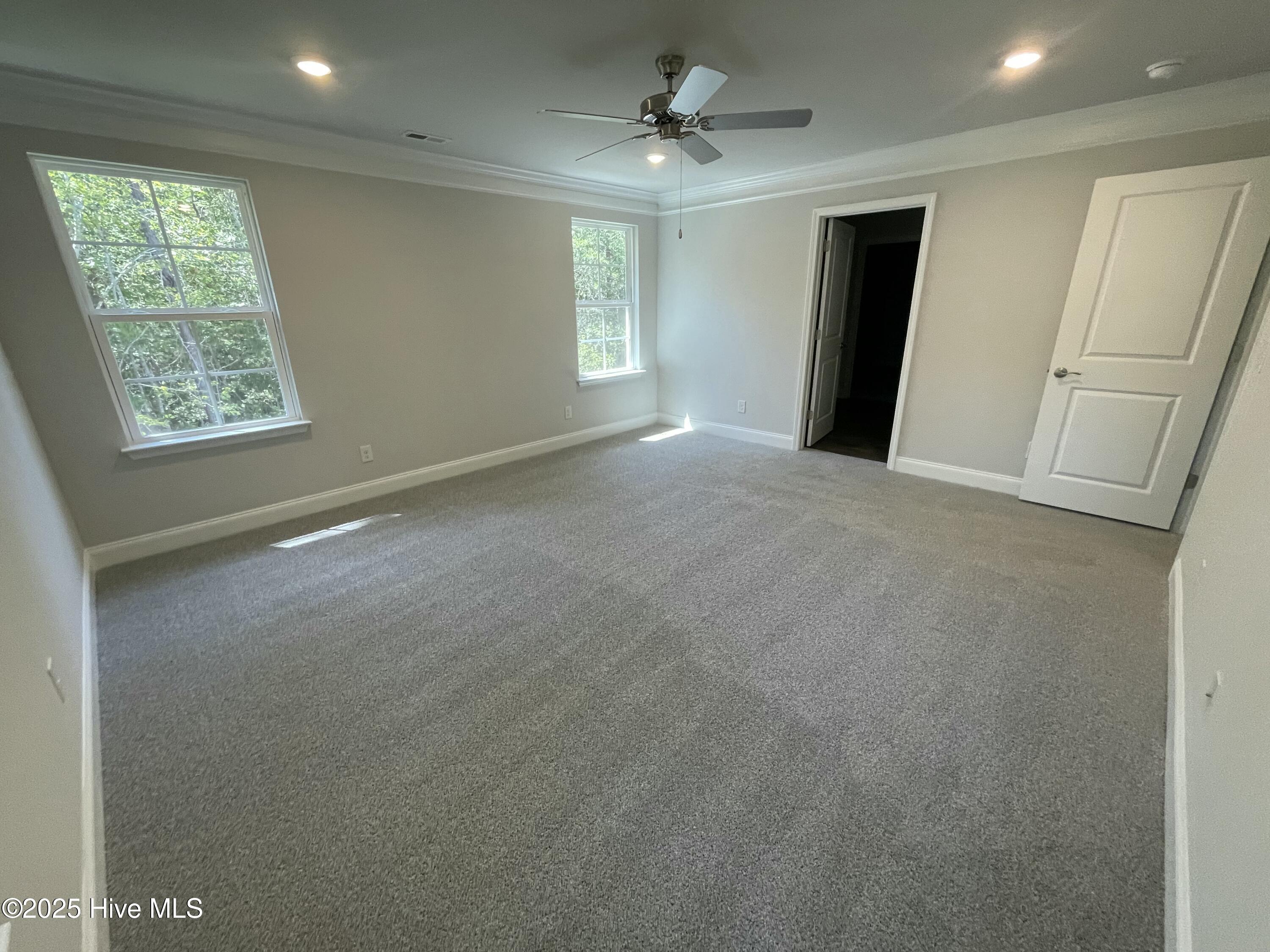 100425636 | Photo 49