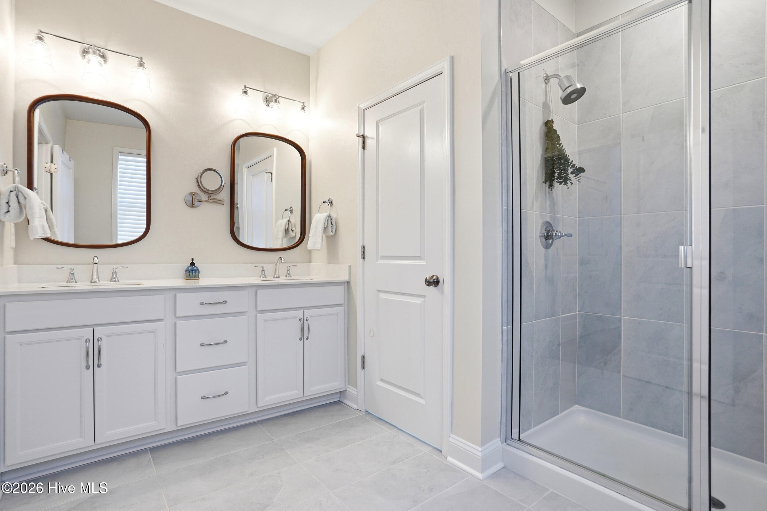 100569050 | Photo 41