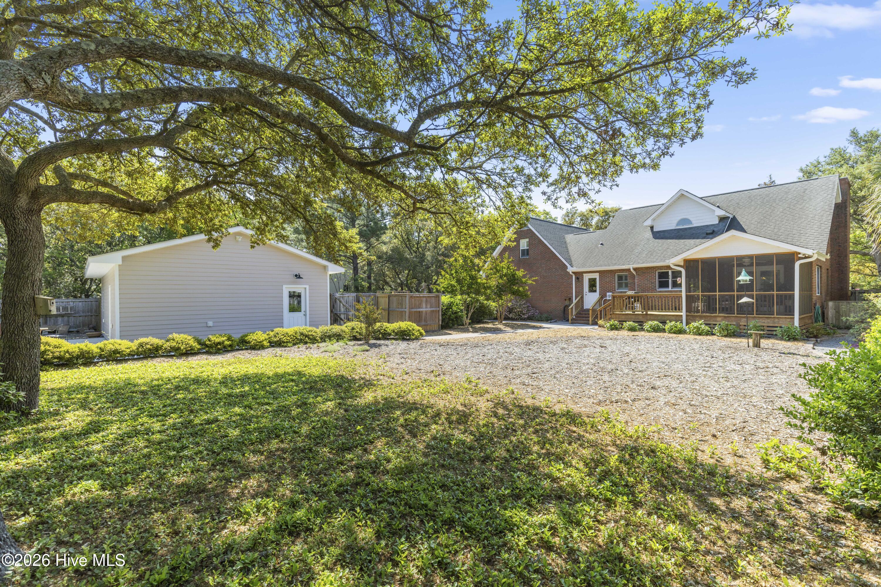 100569579 | Photo 24