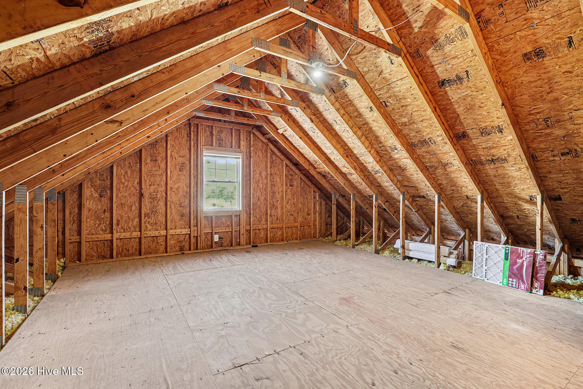 100539757 | Photo 28