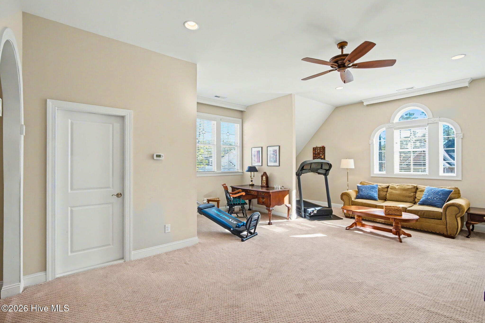 100549590 | Photo 37