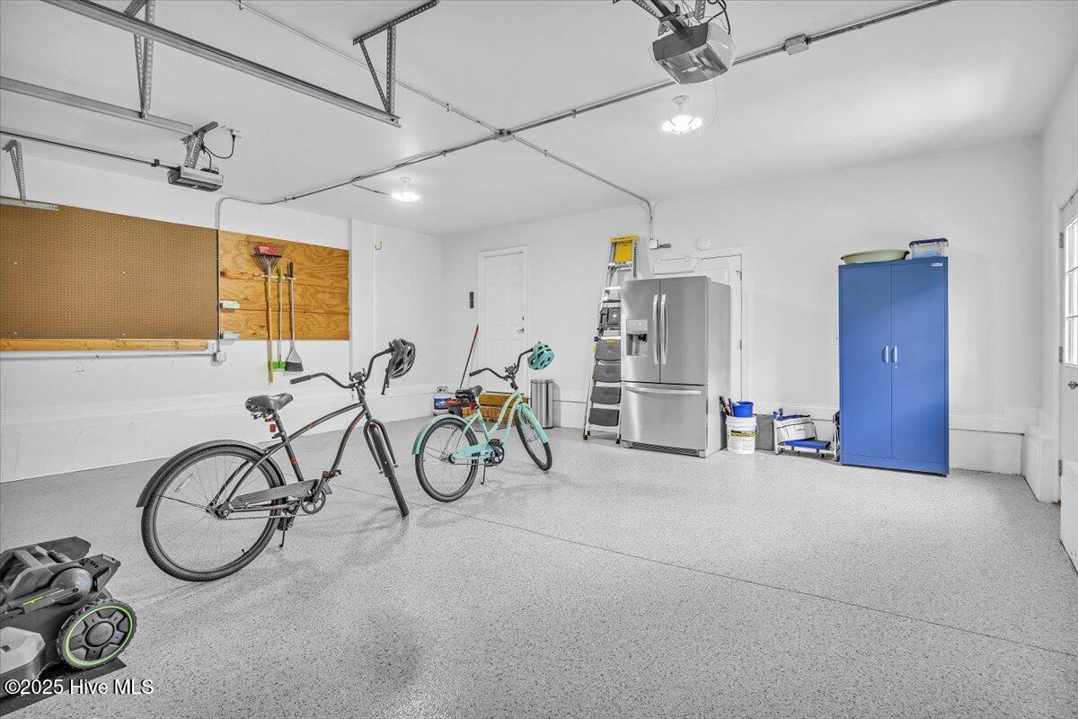 100544439 | Photo 49