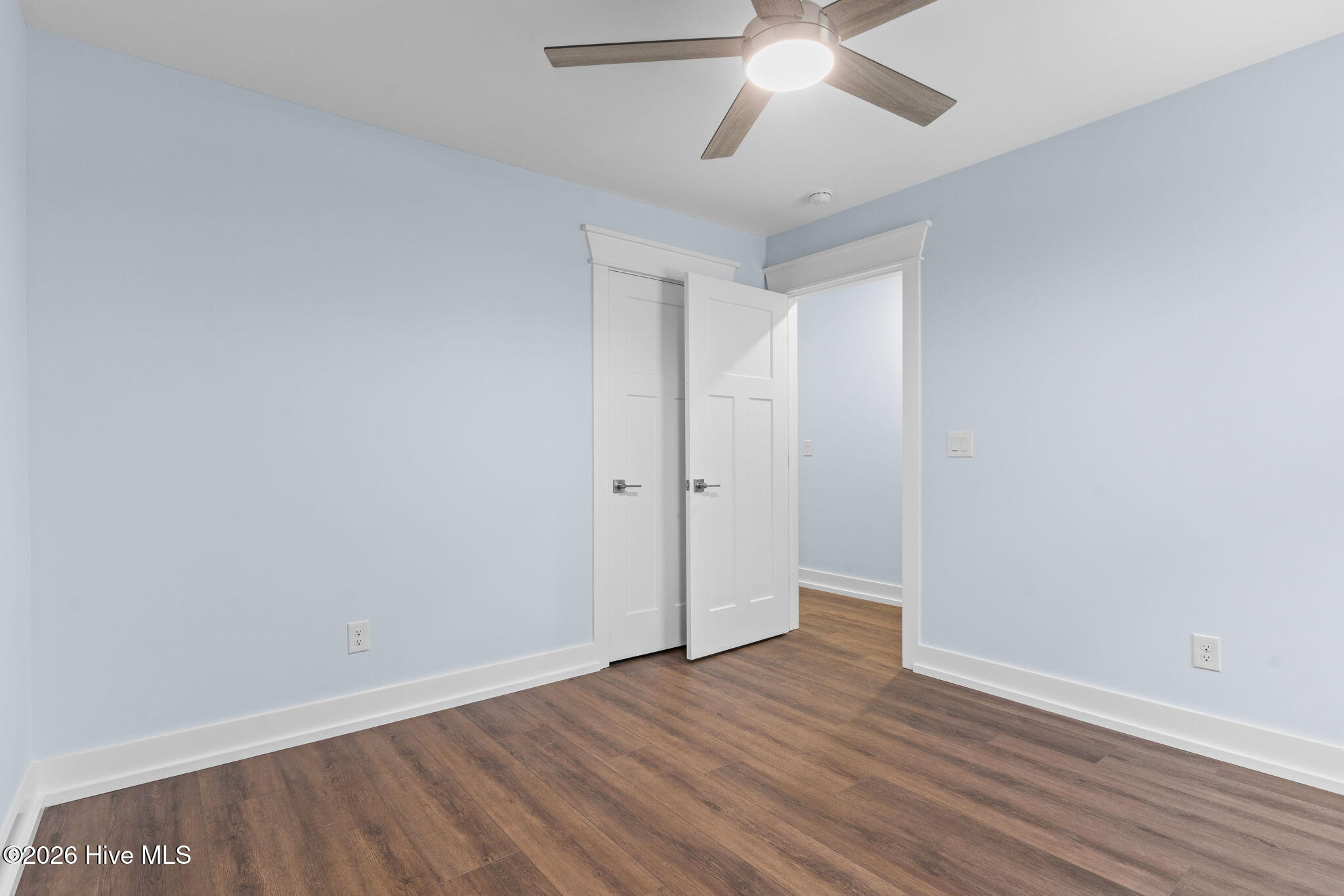 100527921 | Photo 36