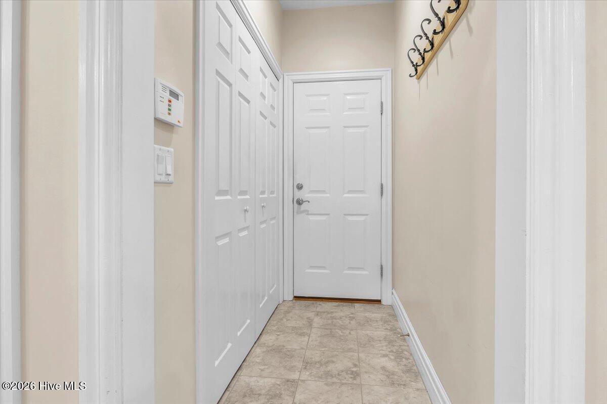 100559889 | Photo 23