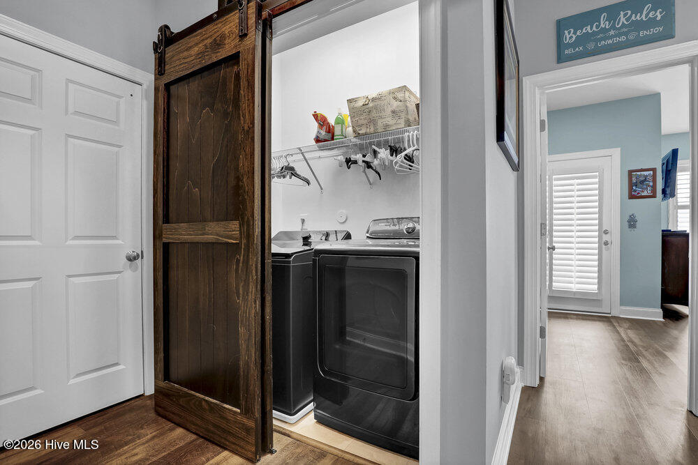 100562970 | Photo 30