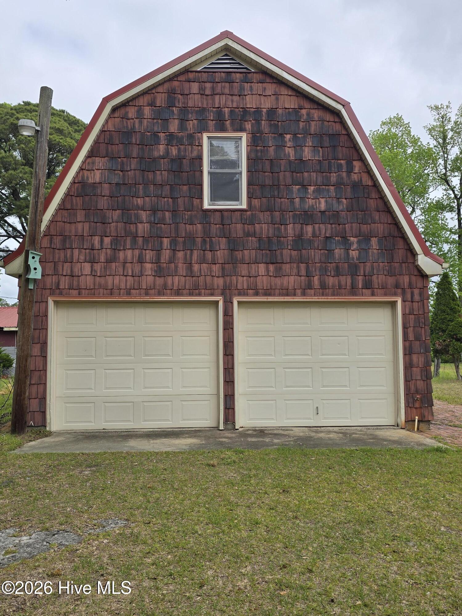 100569910 | Photo 23