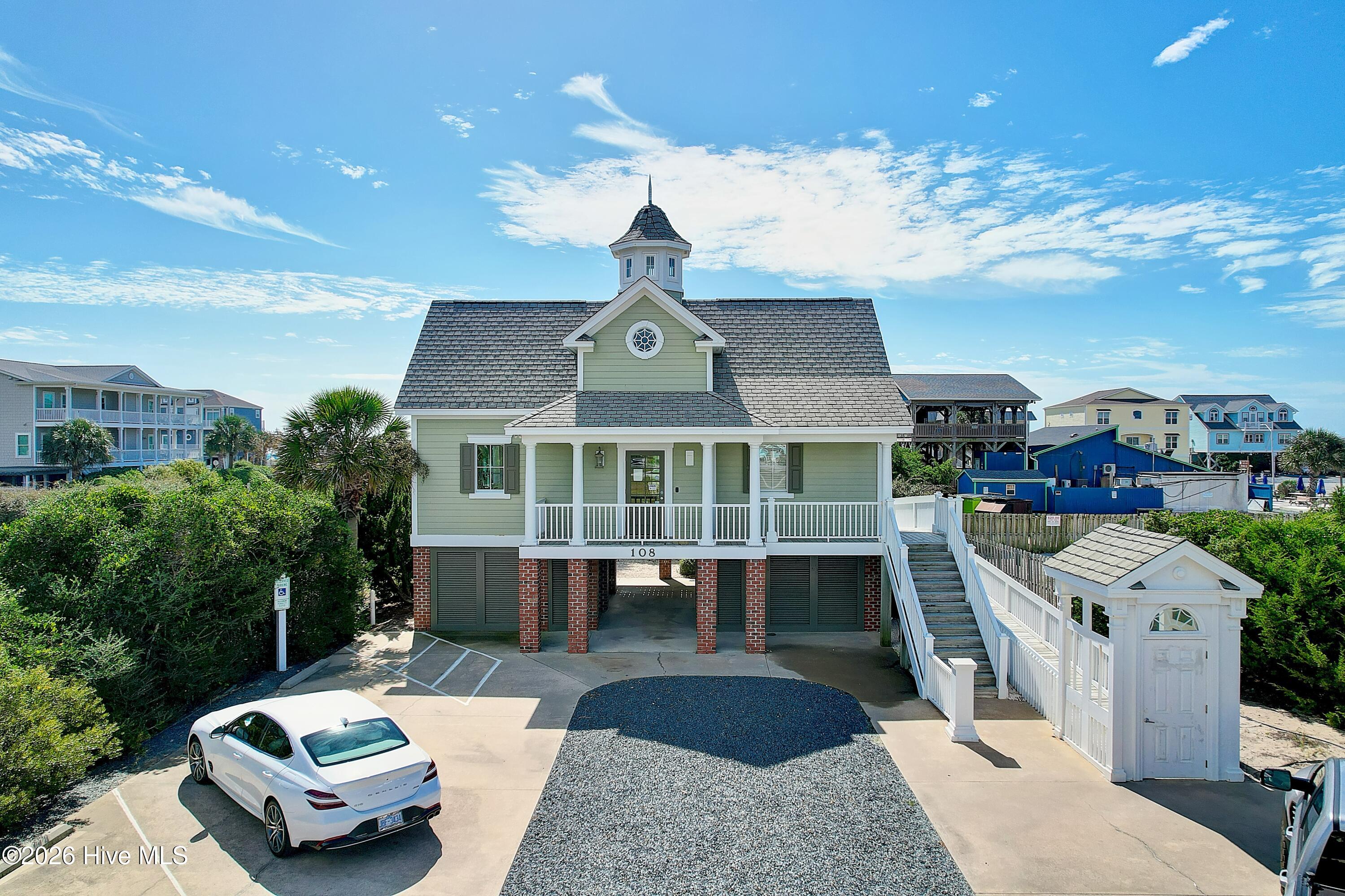 100568662 | Photo 77