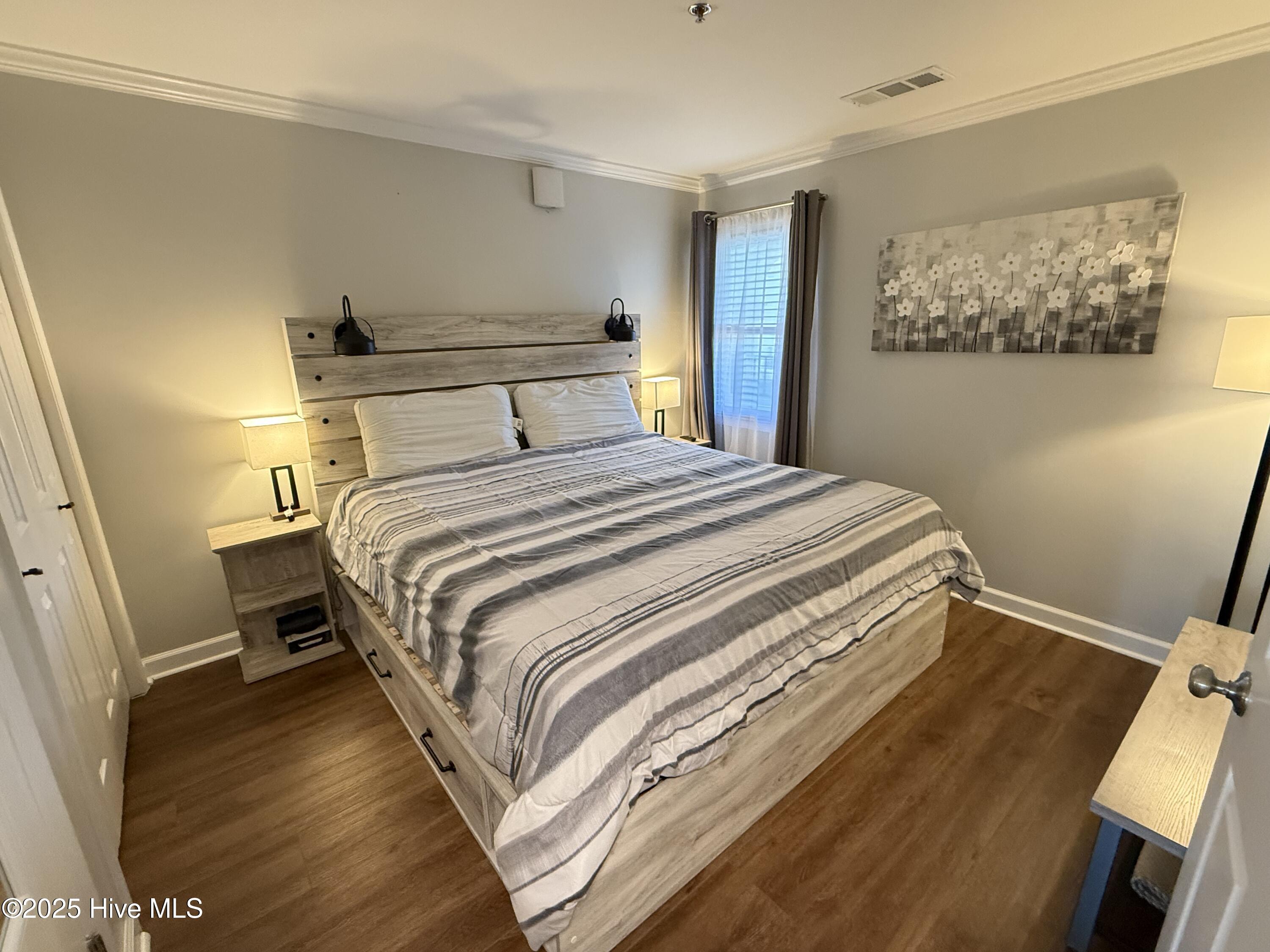 100495942 | Photo 12