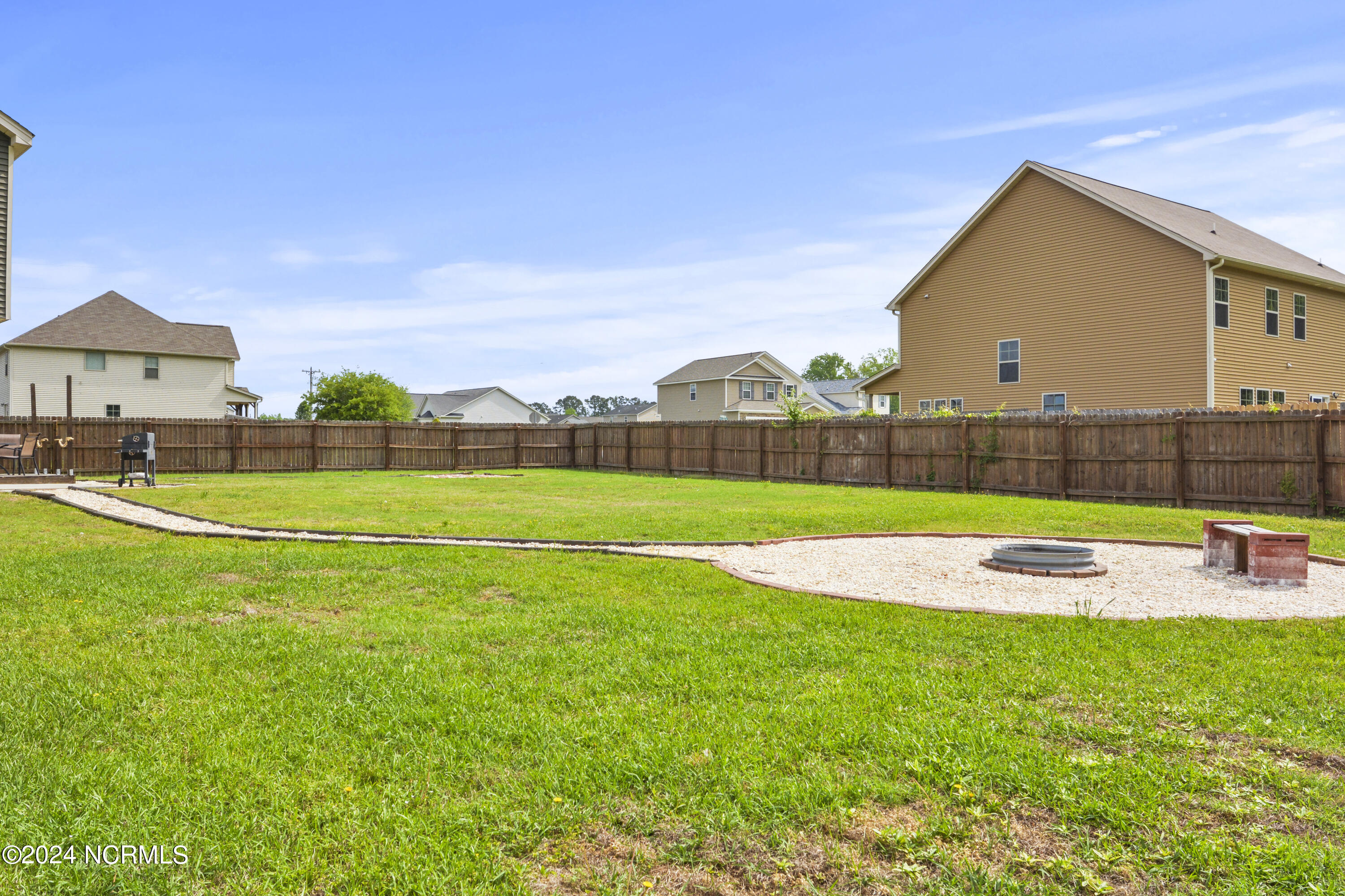 100566117 | Photo 44