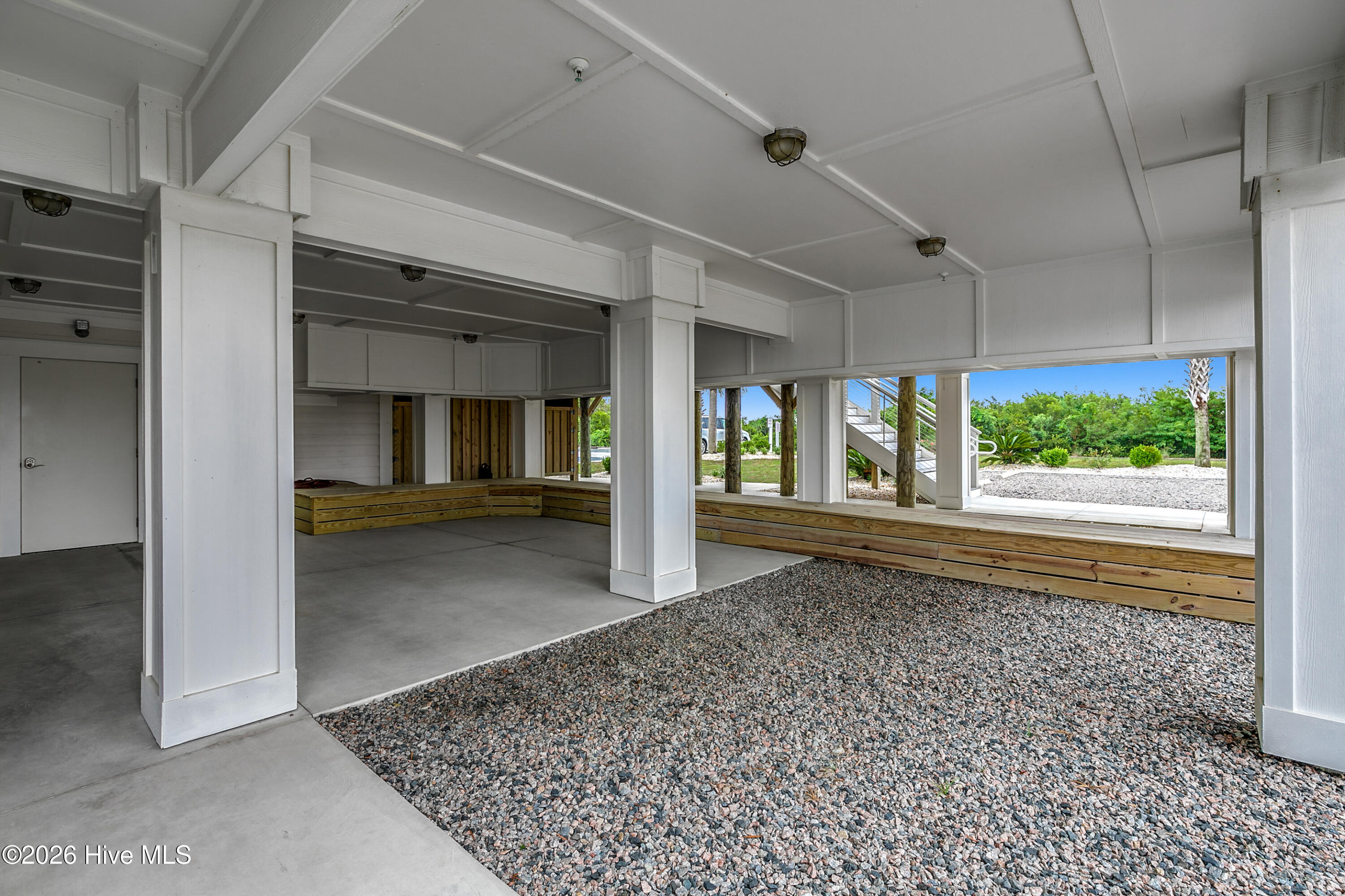 100543615 | Photo 68