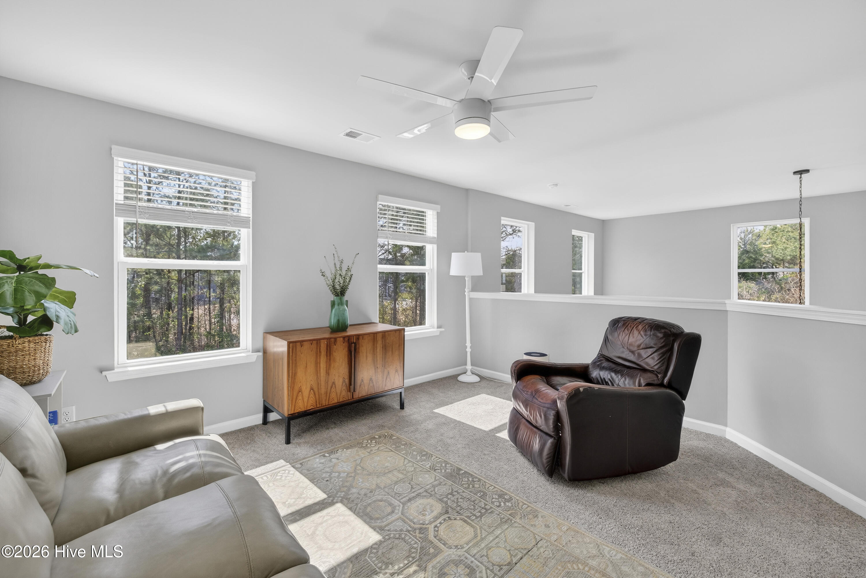 100555203 | Photo 32