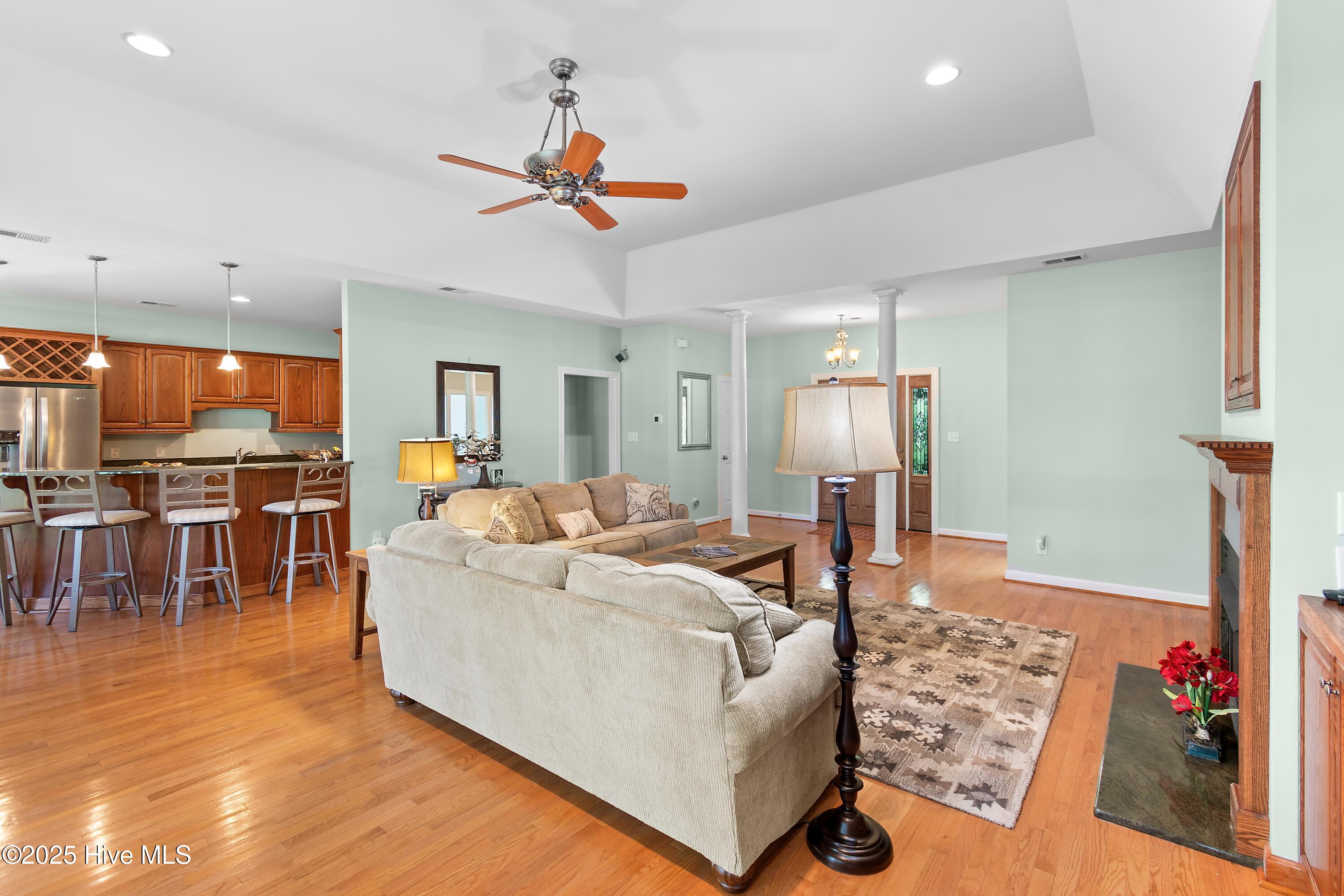 100509392 | Photo 12