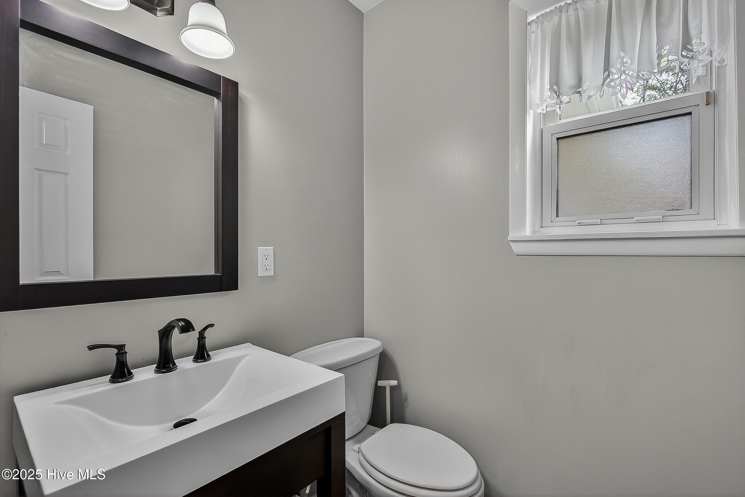 100531663 | Photo 18