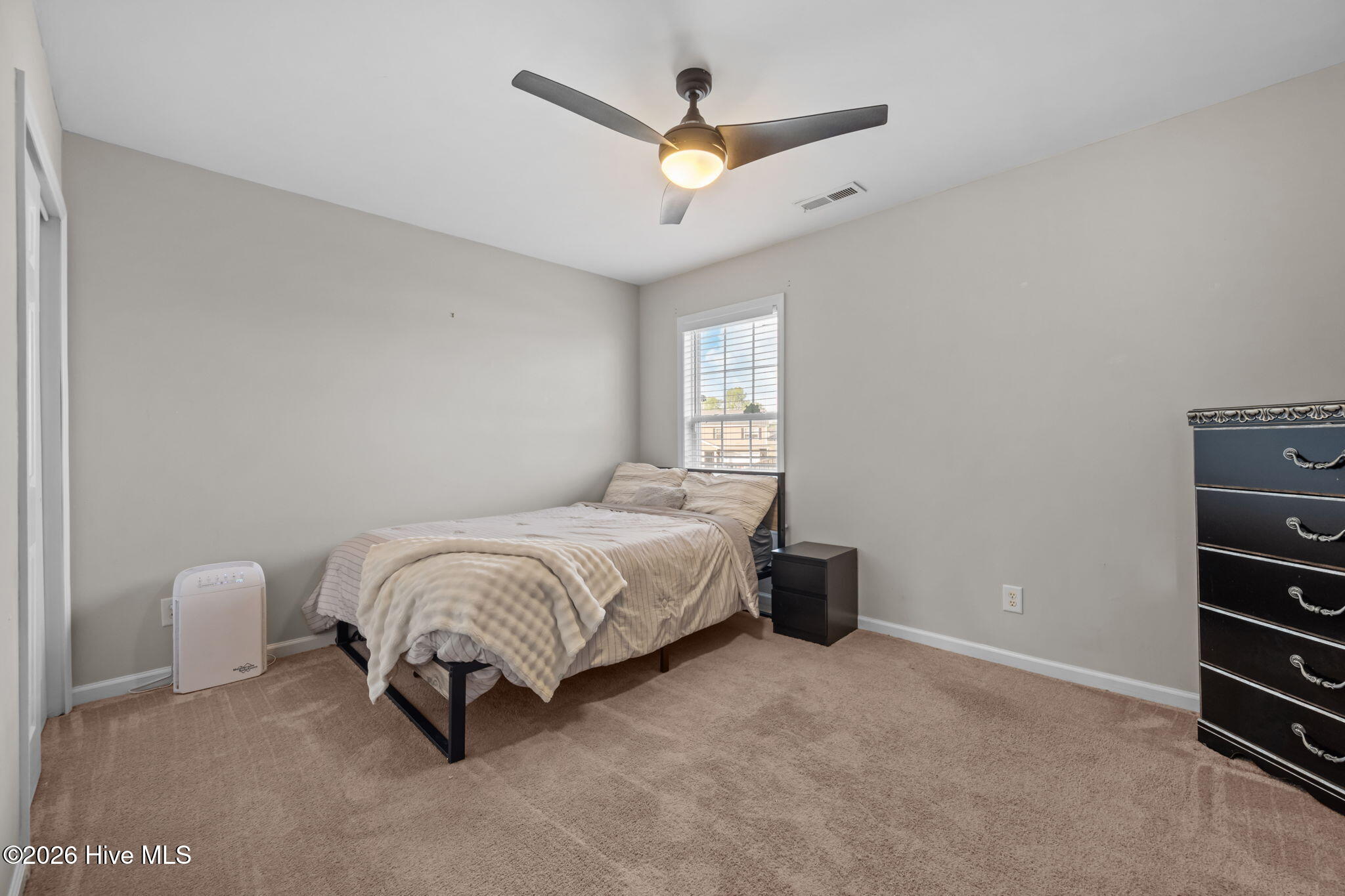 100567671 | Photo 35