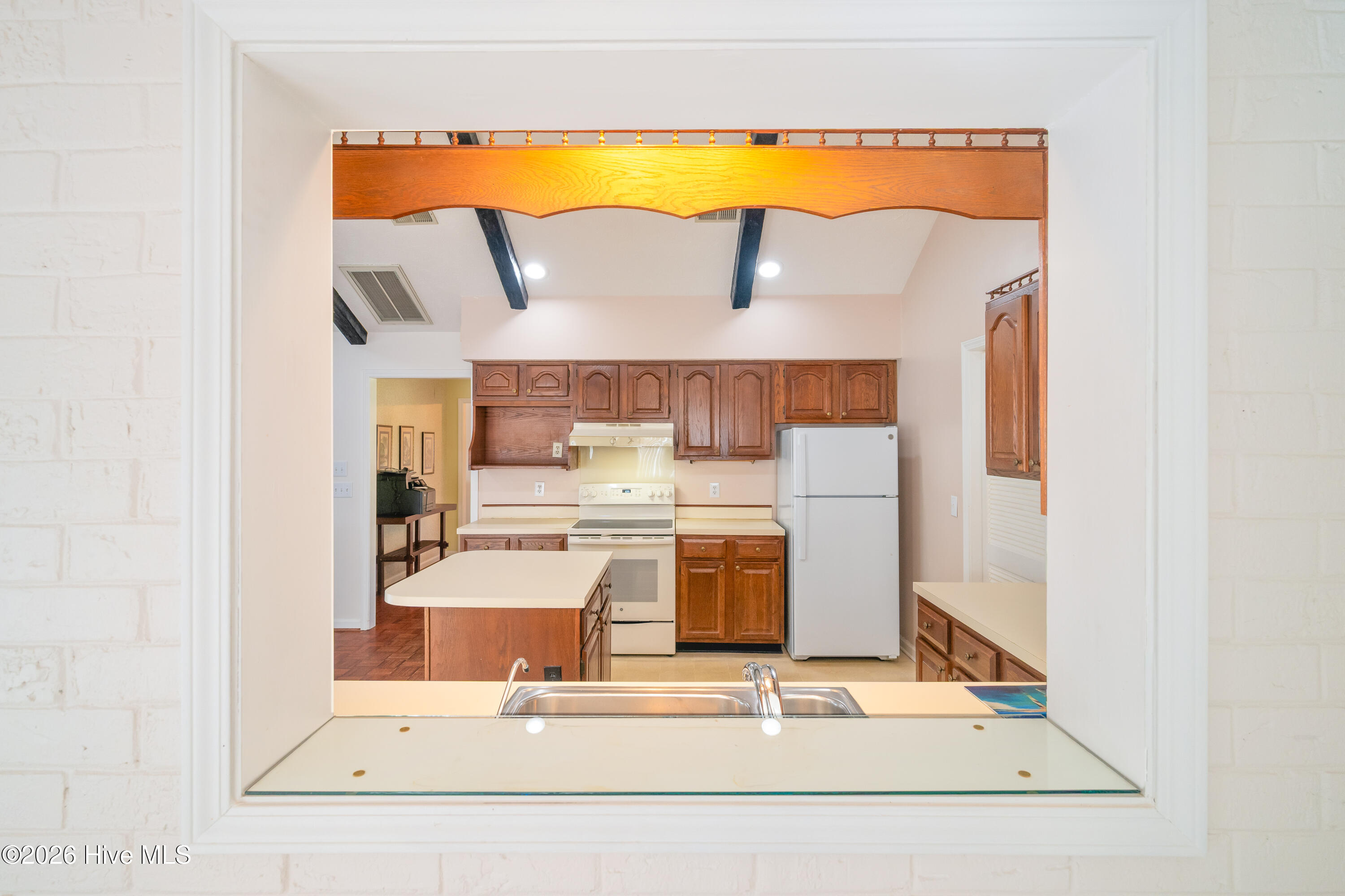 100563412 | Photo 13