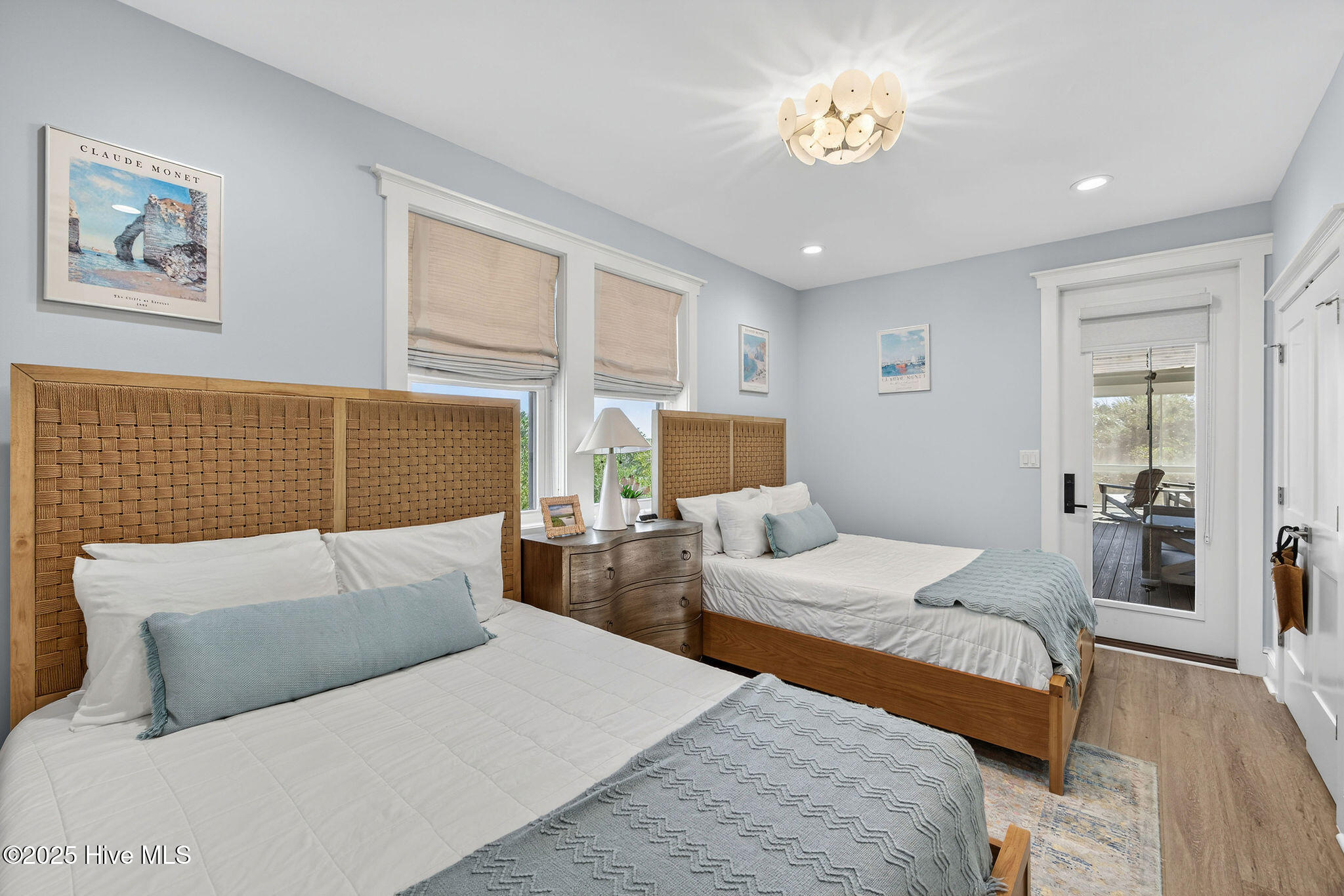 100541250 | Photo 22