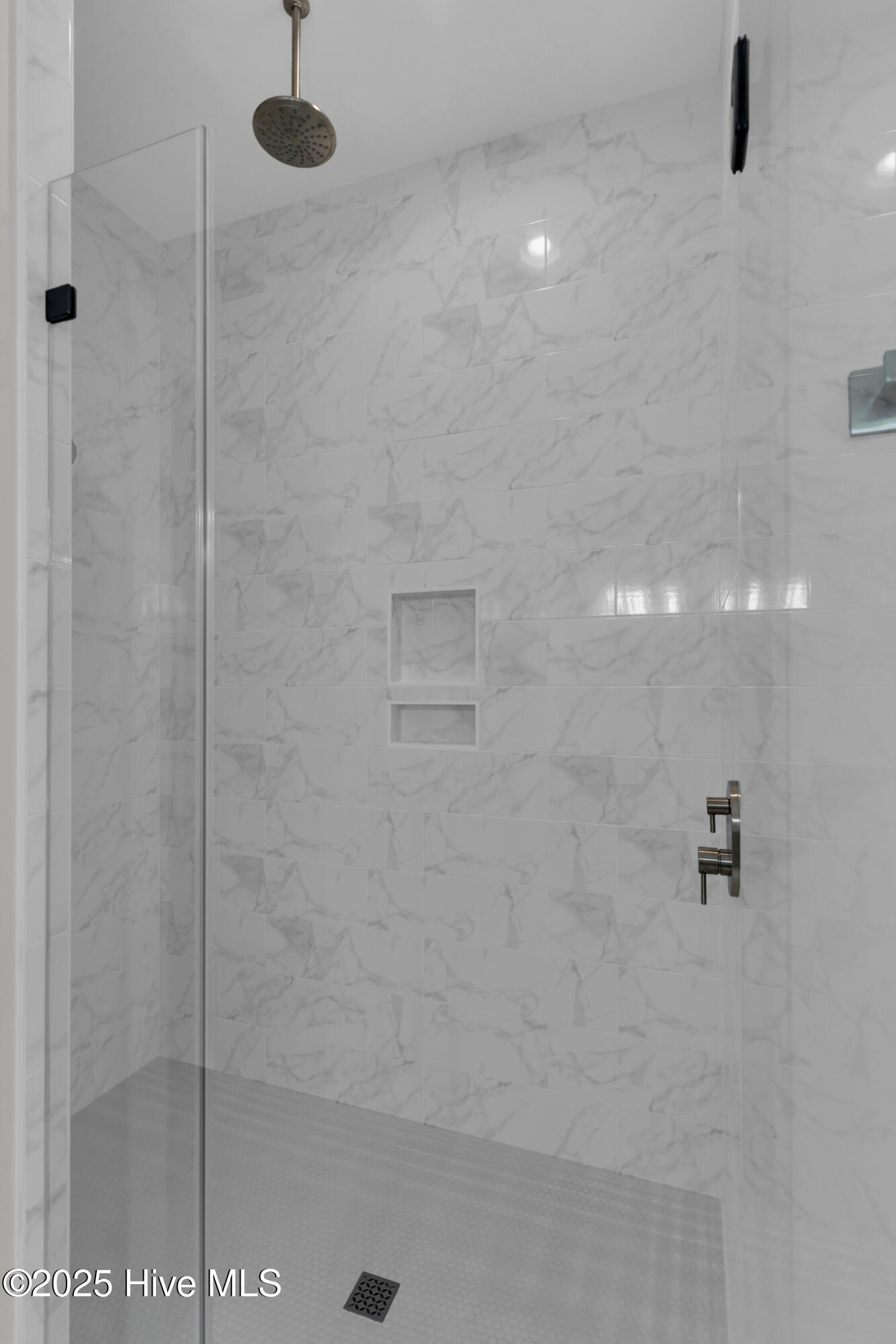 100539388 | Photo 43