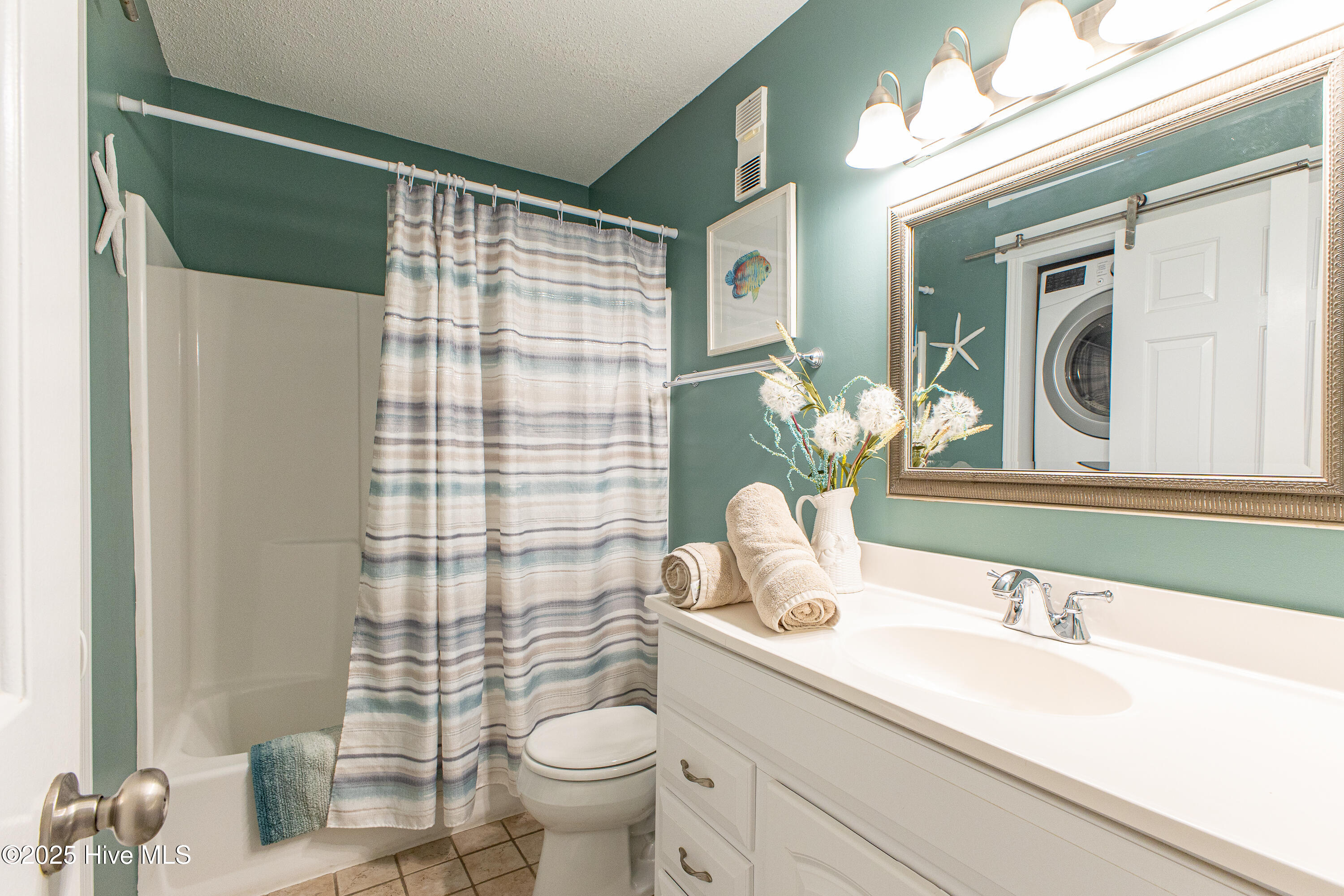 100540902 | Photo 31