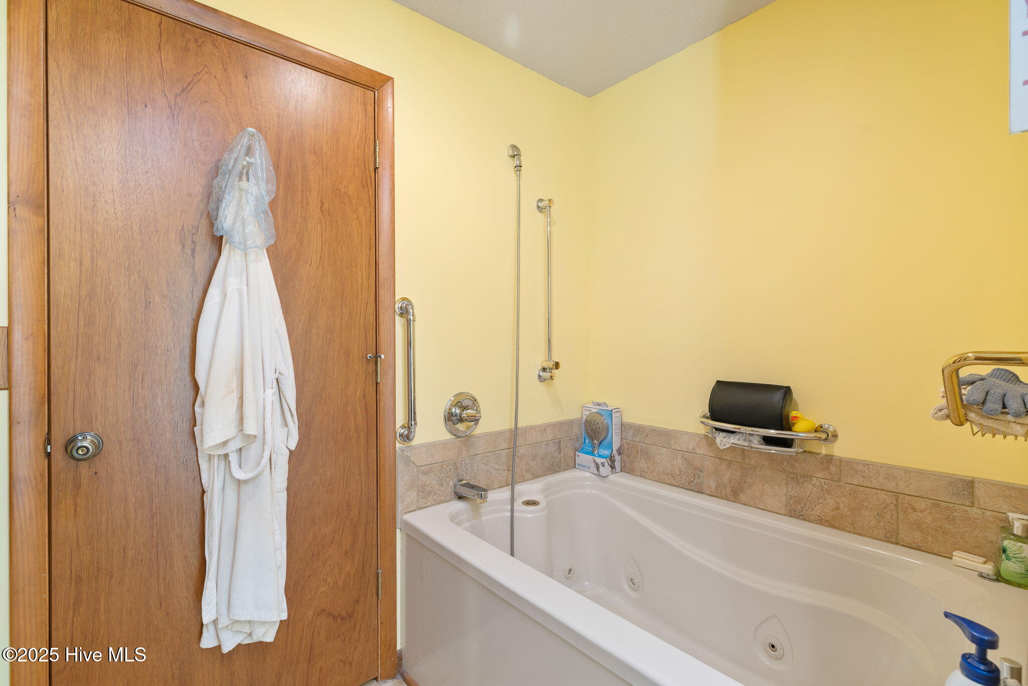 100531930 | Photo 36