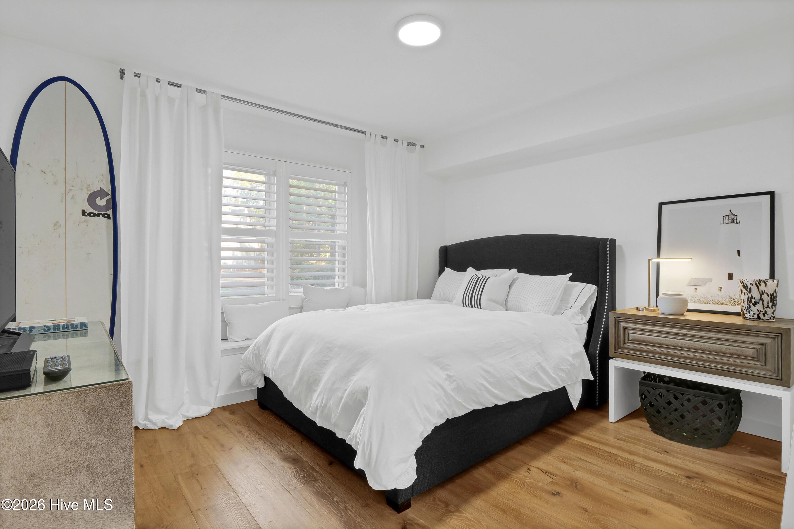 100549368 | Photo 12