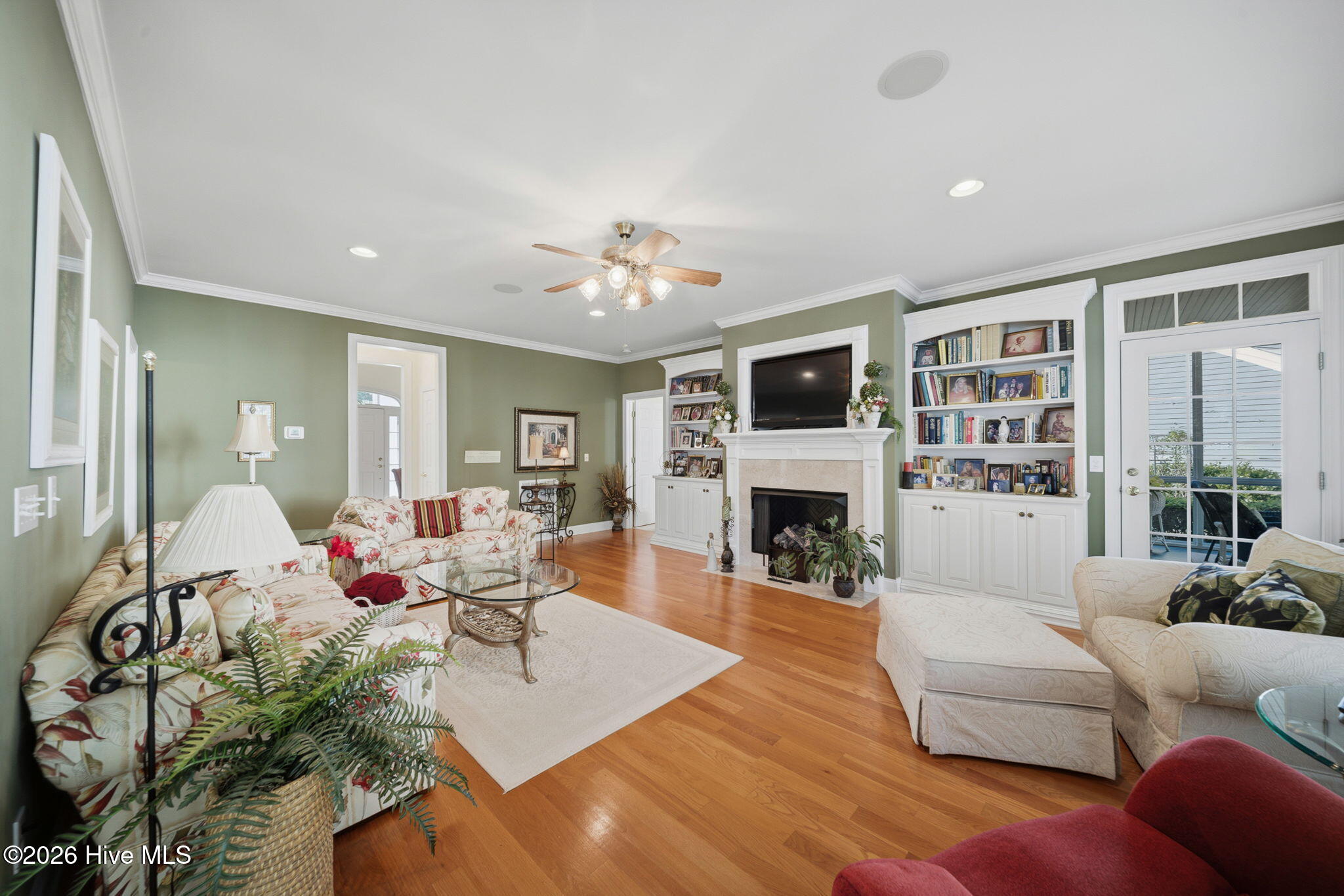 100570394 | Photo 19