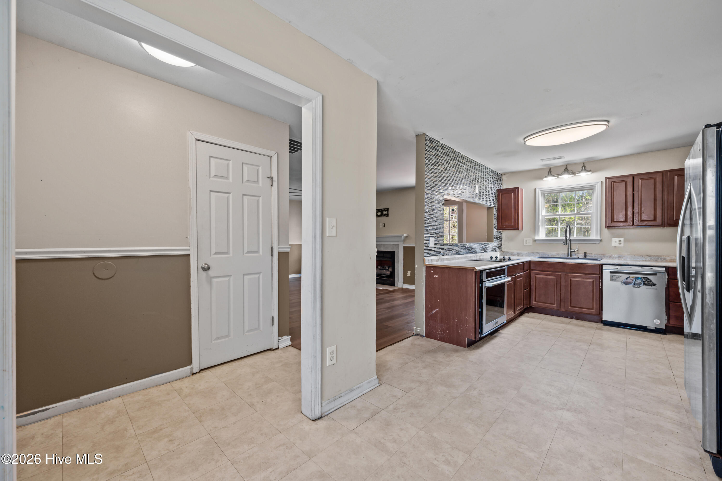 100564292 | Photo 32