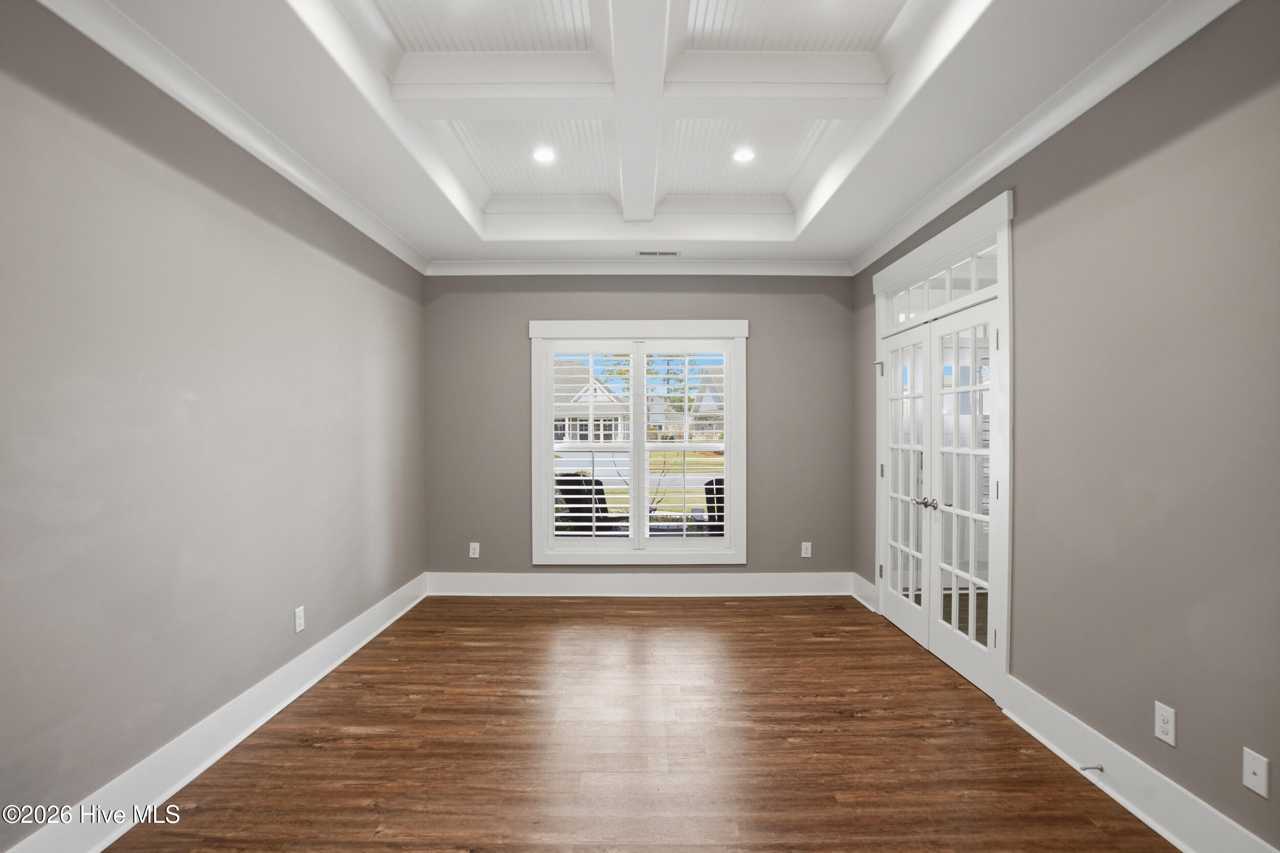 100561233 | Photo 28