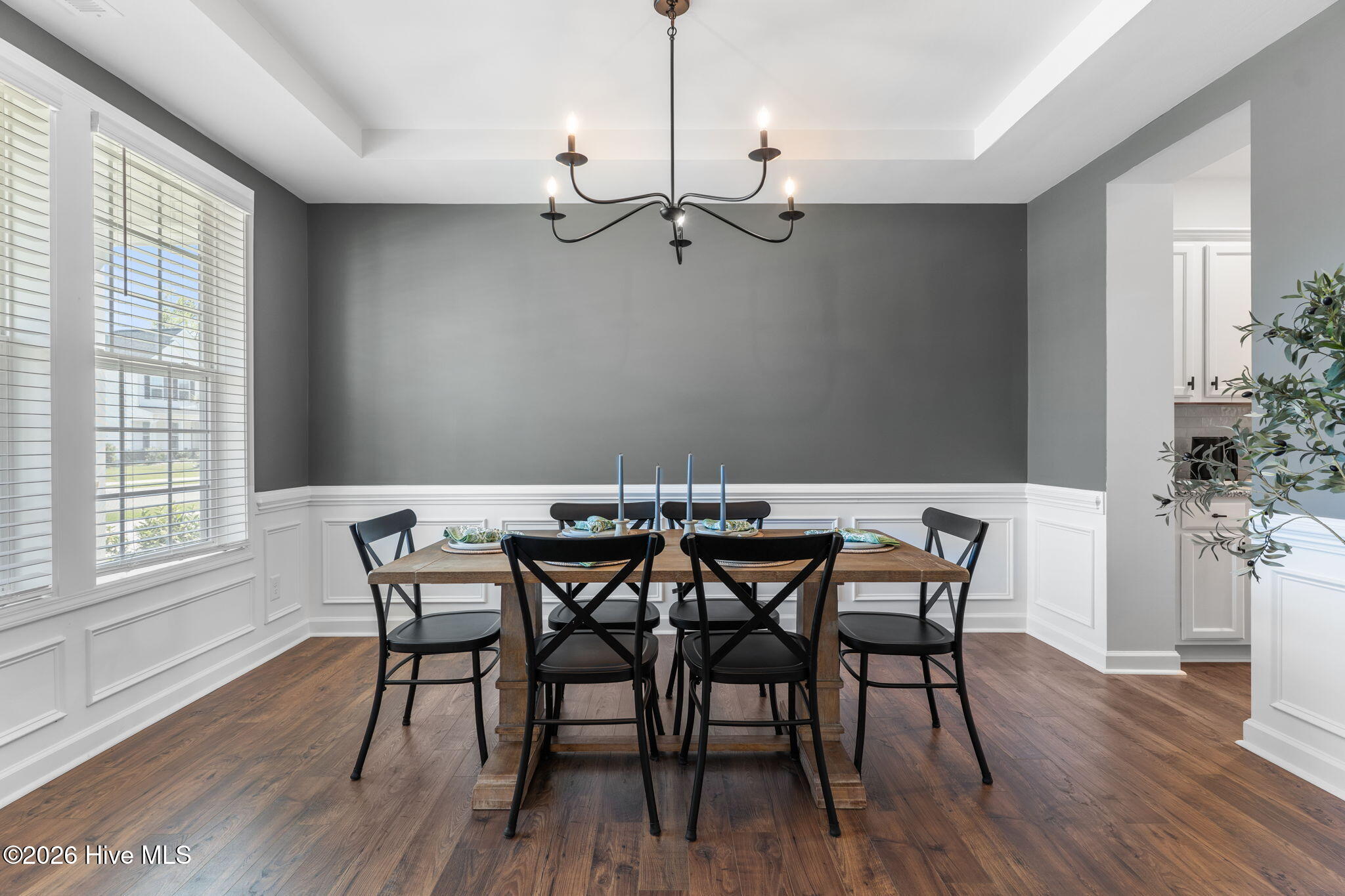 100557383 | Photo 19