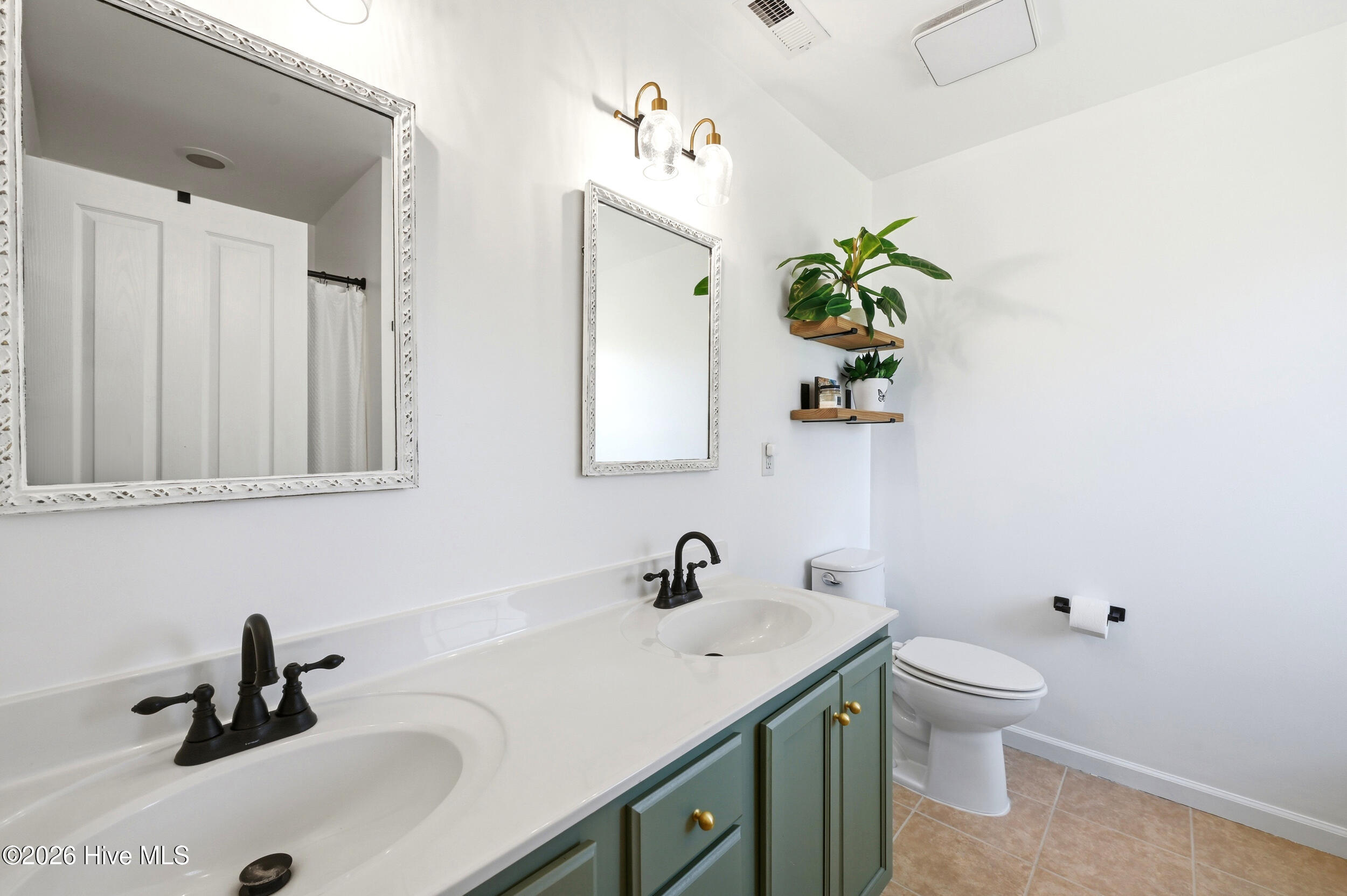 100569719 | Photo 20