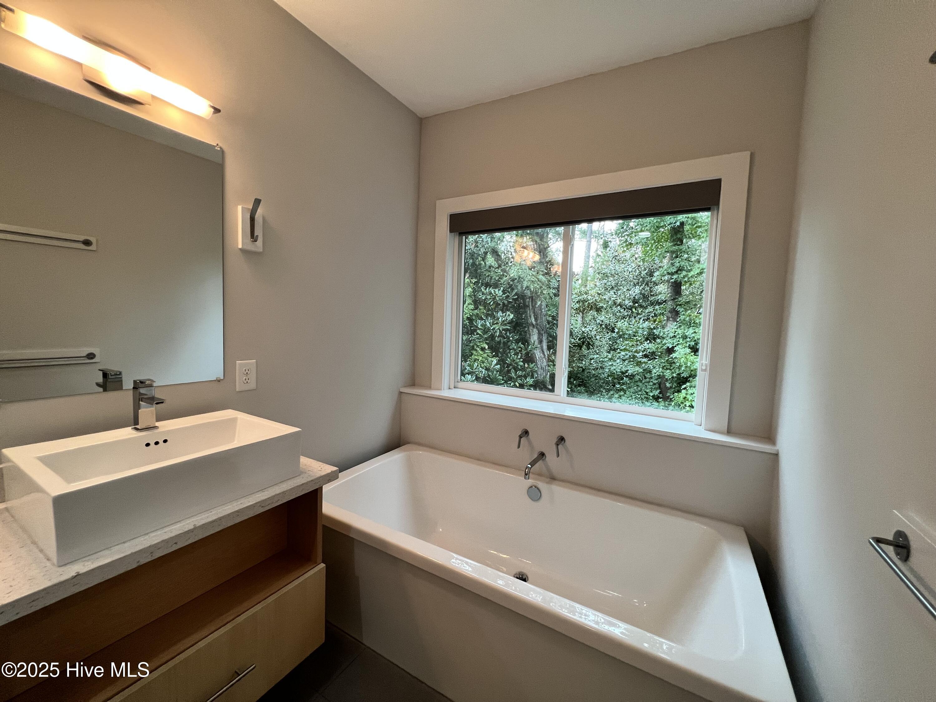 100546316 | Photo 25