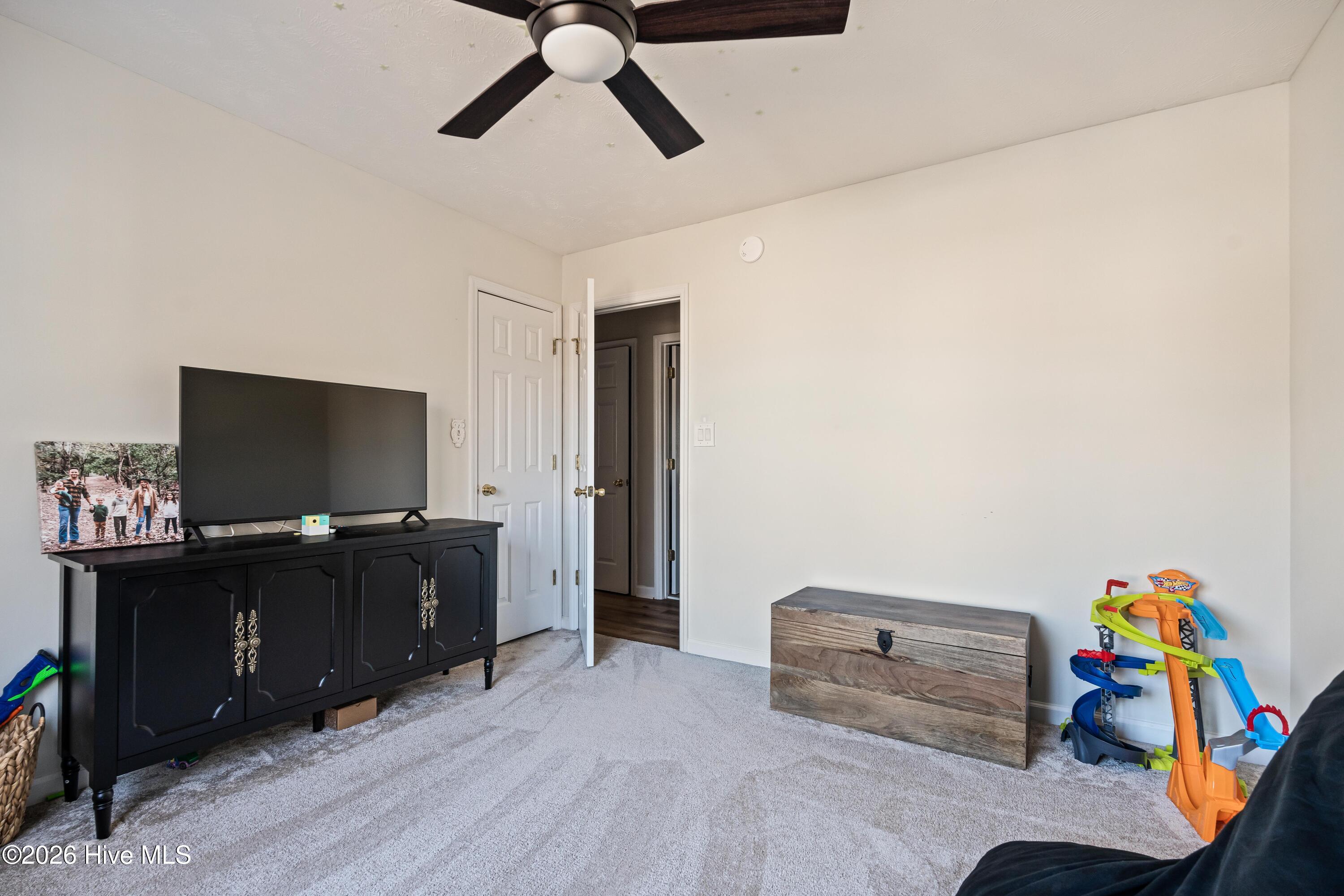 100556314 | Photo 54