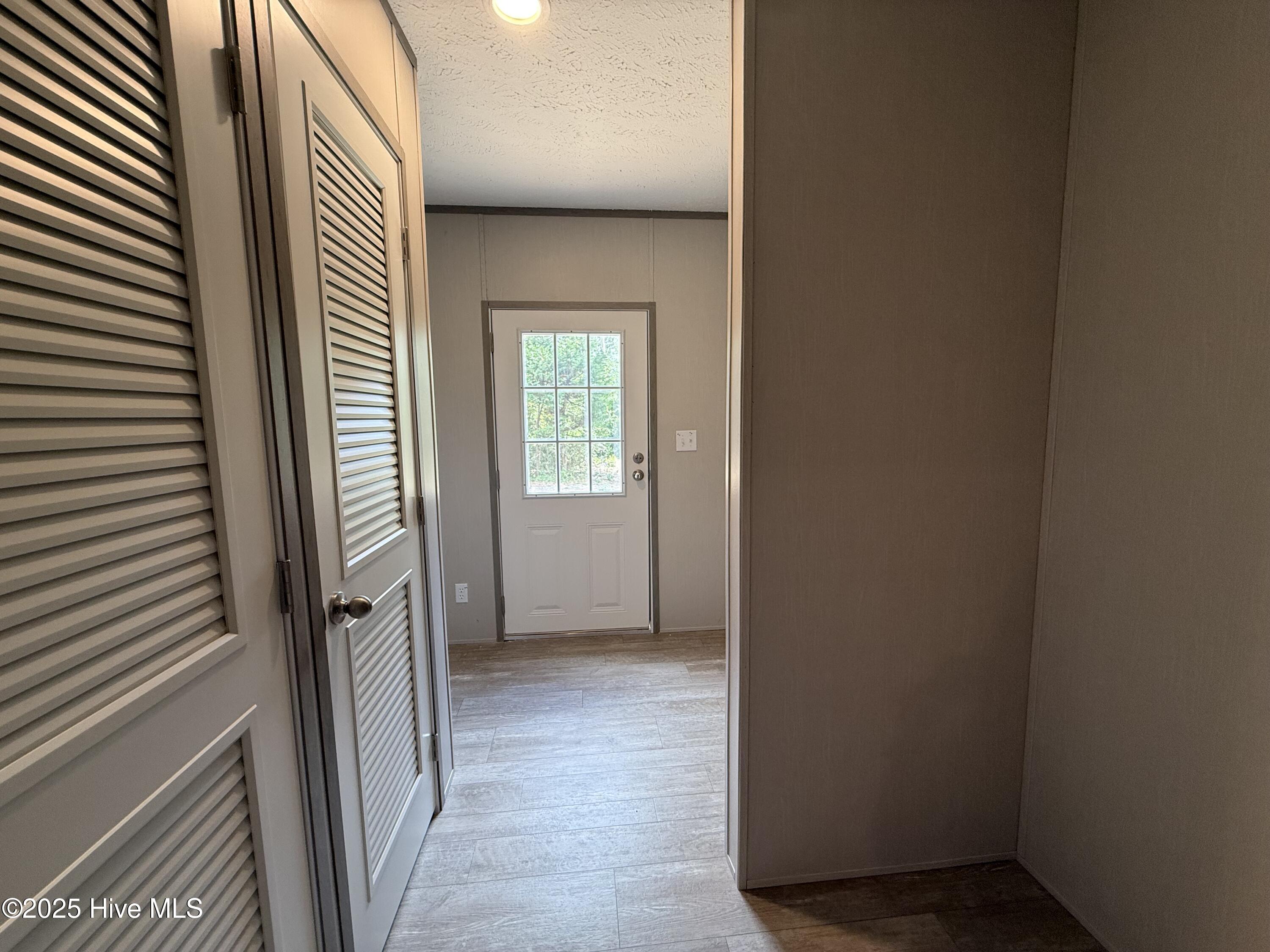 100518678 | Photo 19