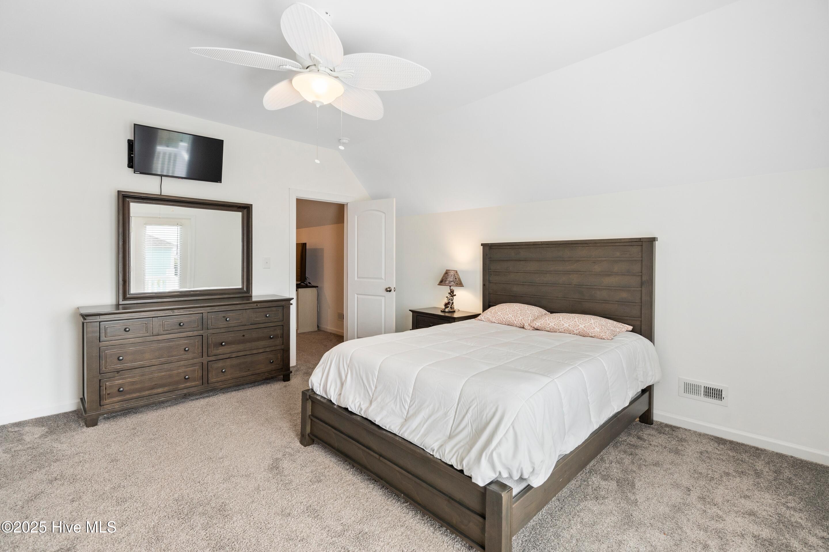 100542826 | Photo 49