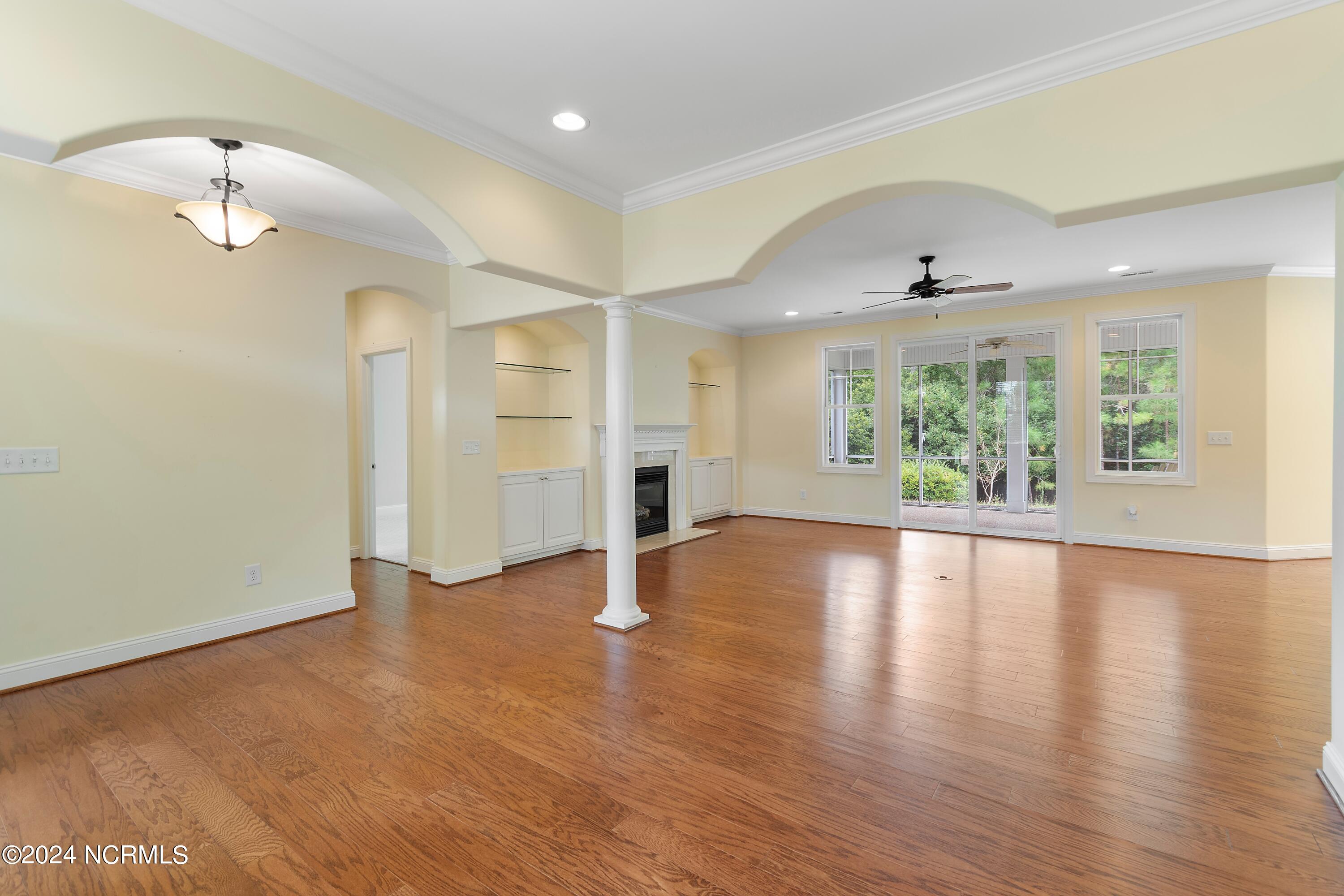 100547754 | Photo 11