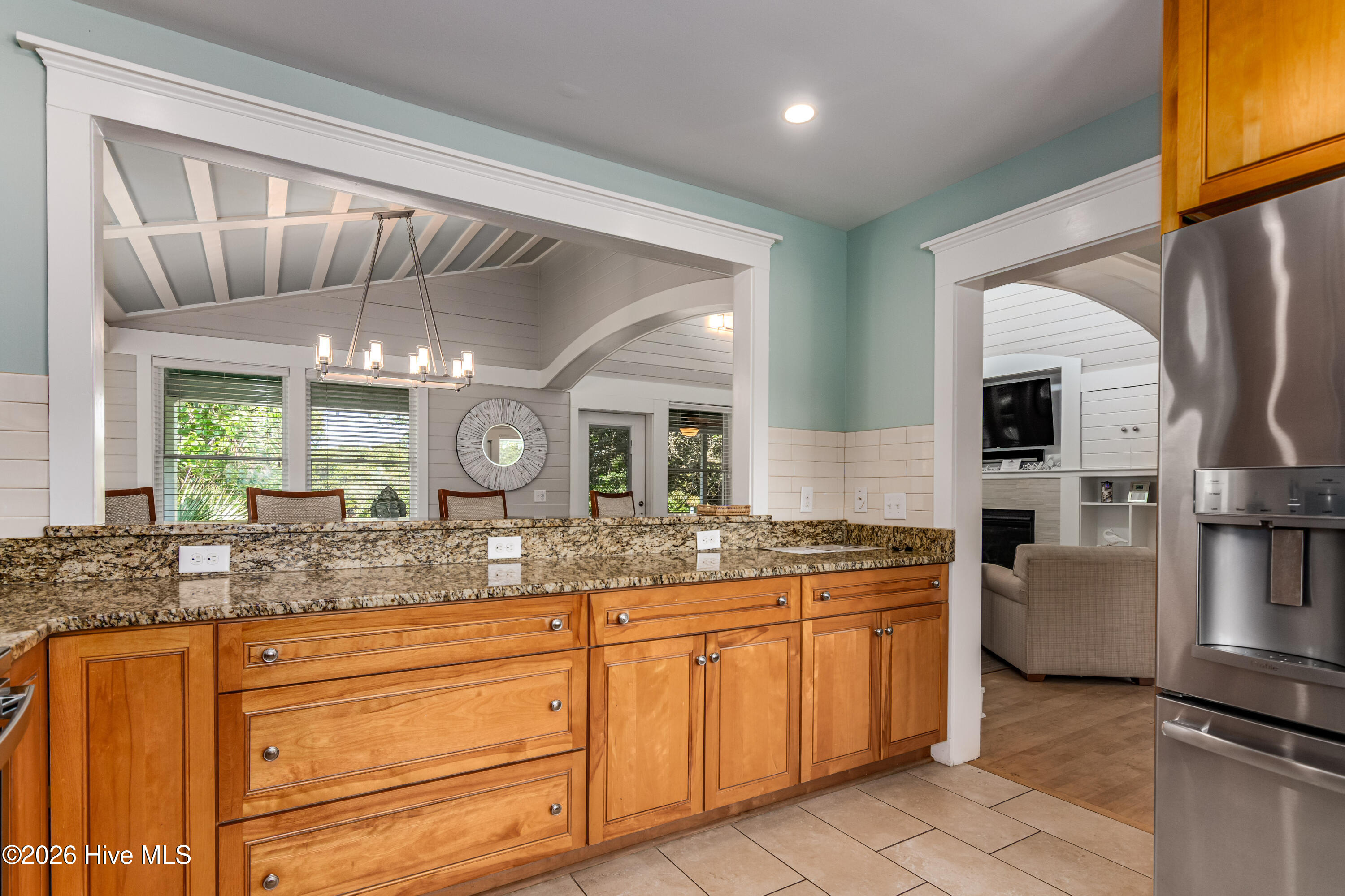 100565822 | Photo 24