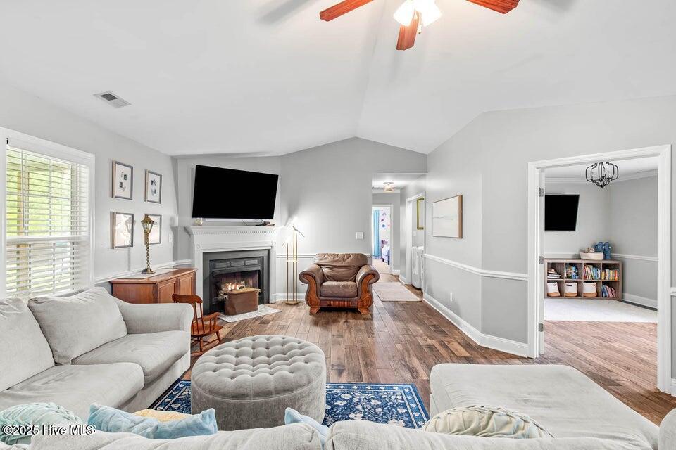 100522391 | Photo 10