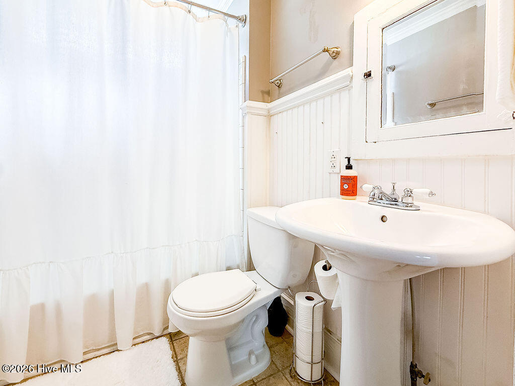 100565673 | Photo 20