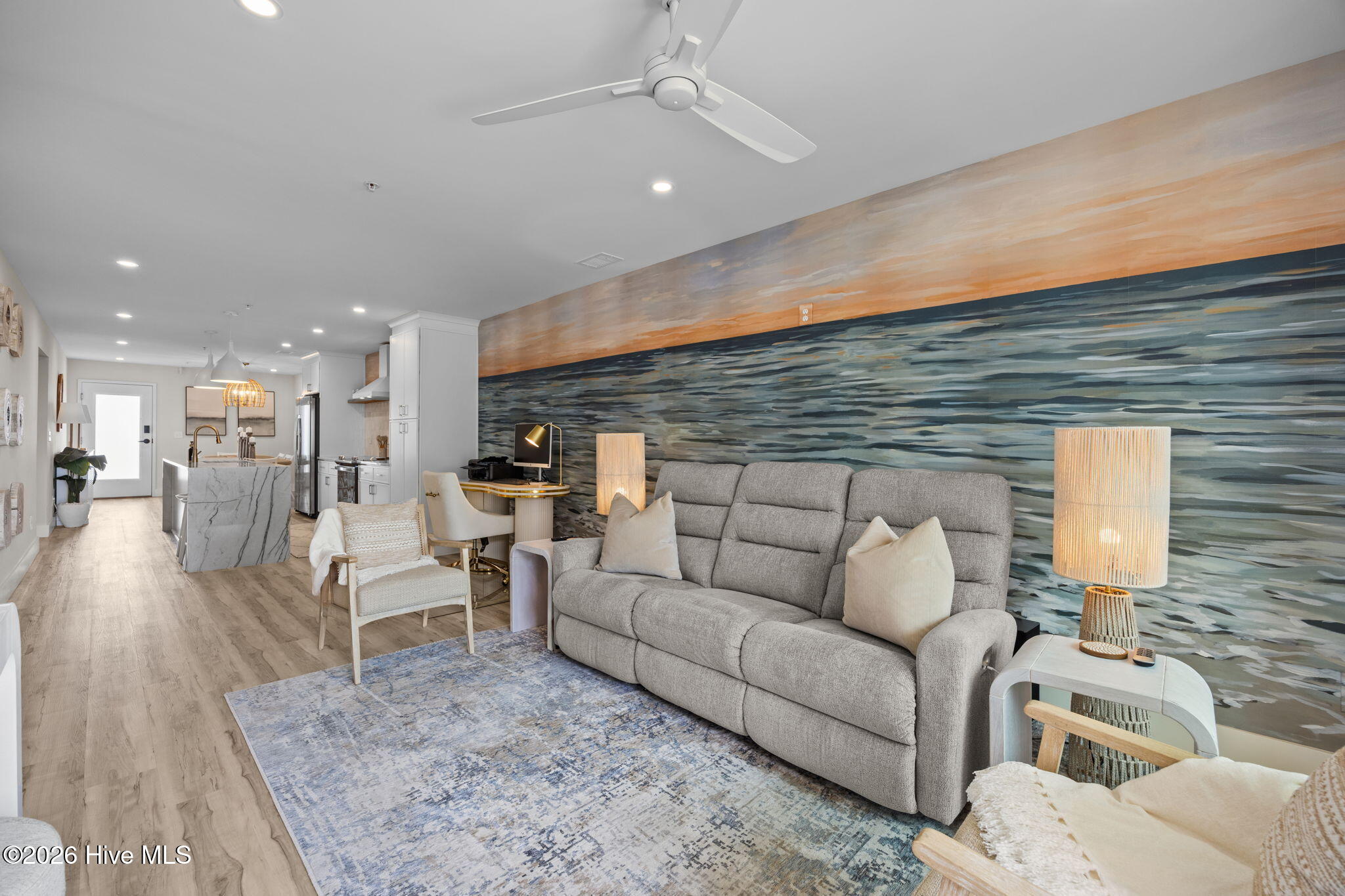 100566636 | Photo 14