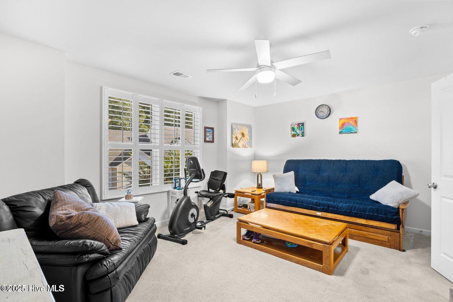 100531183 | Photo 33