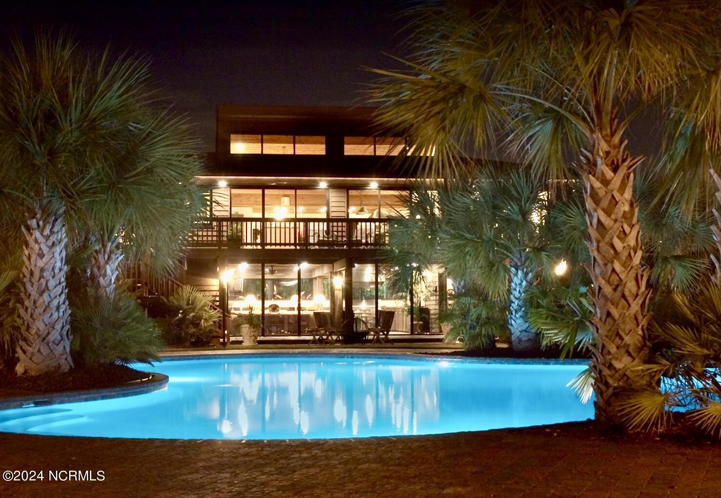 100463801 | Photo 27