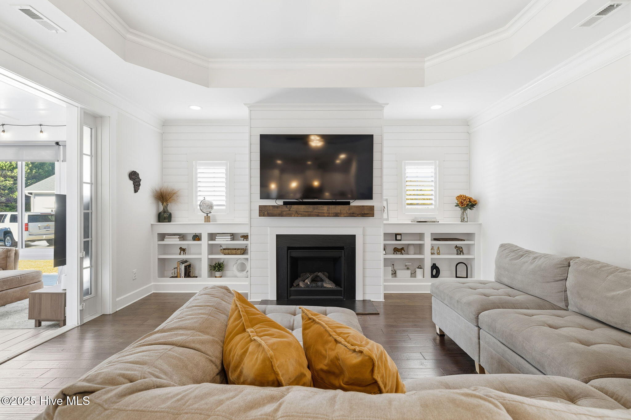 100540191 | Photo 11